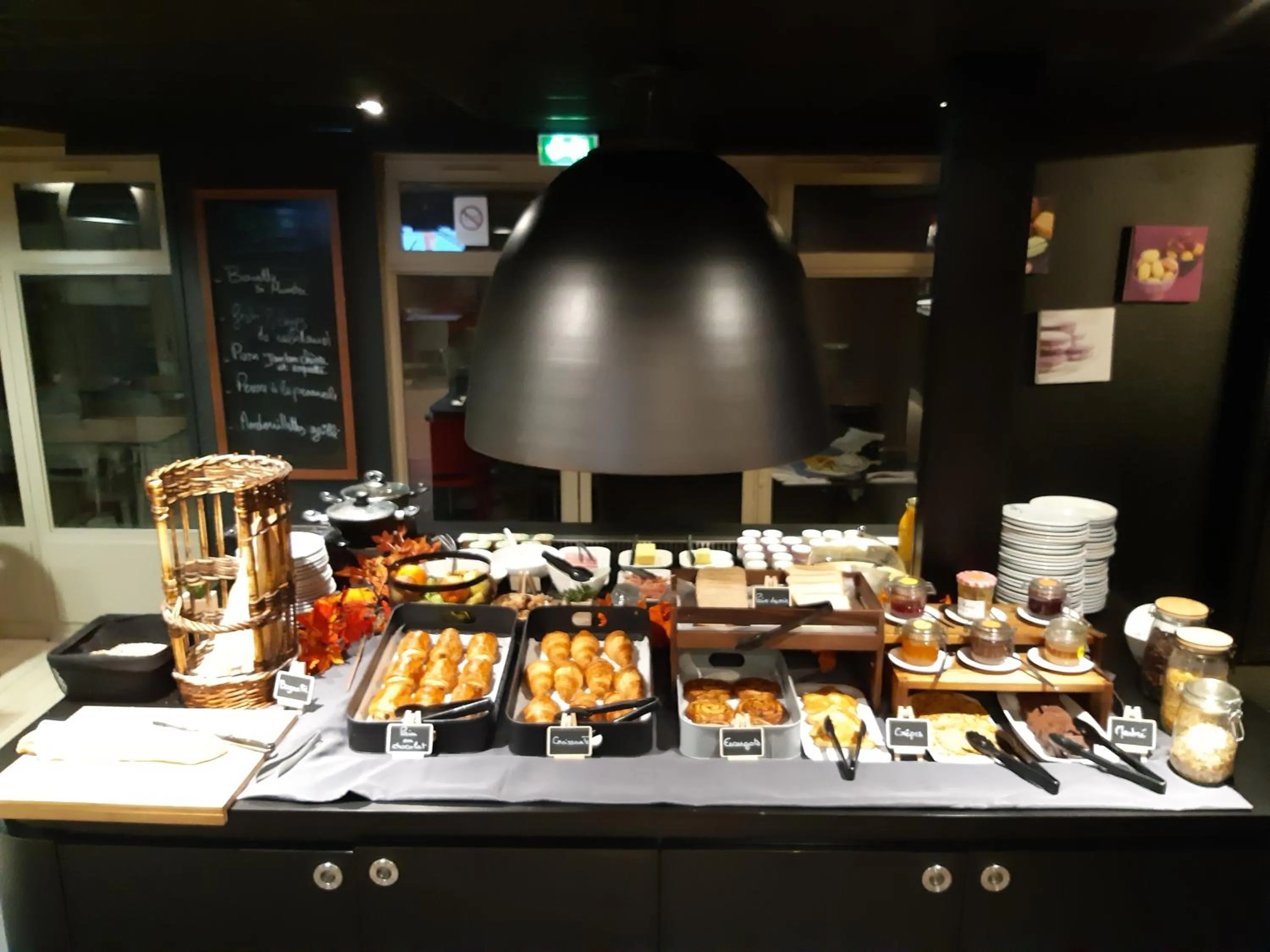 Buffet breakfast in Campanile Pont-à-Mousson