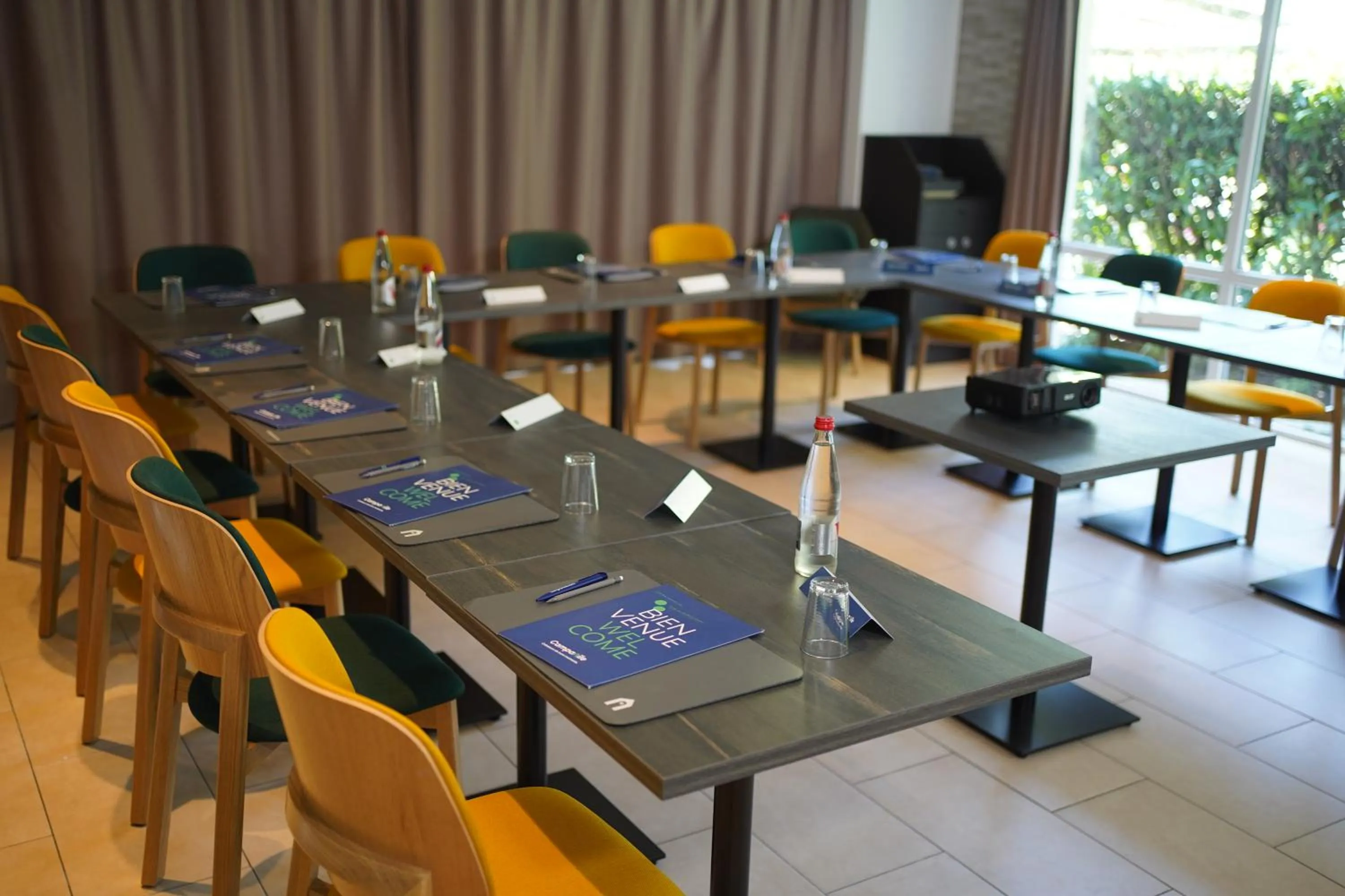 TV and multimedia in Campanile Troyes Sud - Buchères