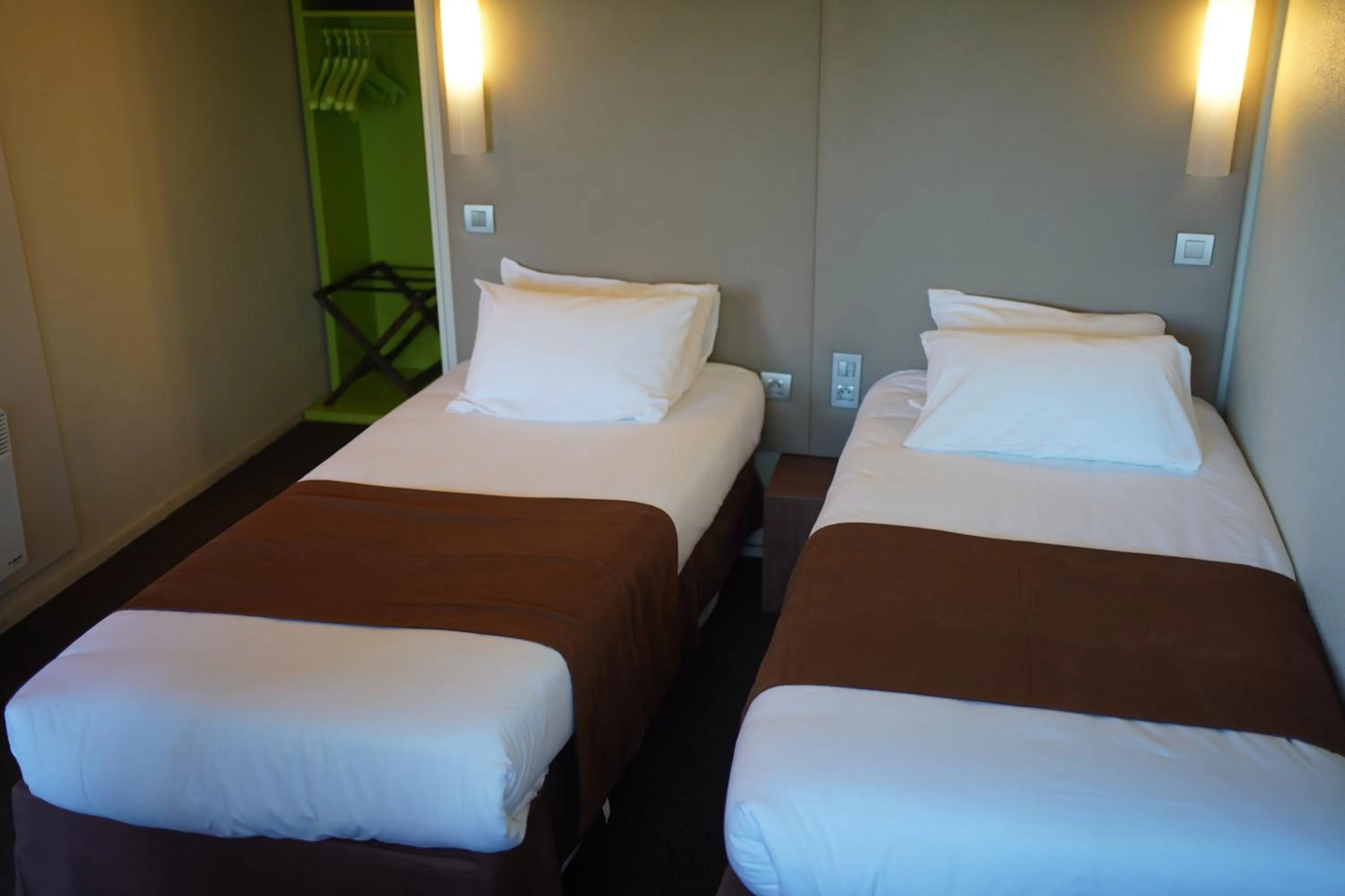 Bed in Campanile Troyes Sud - Buchères