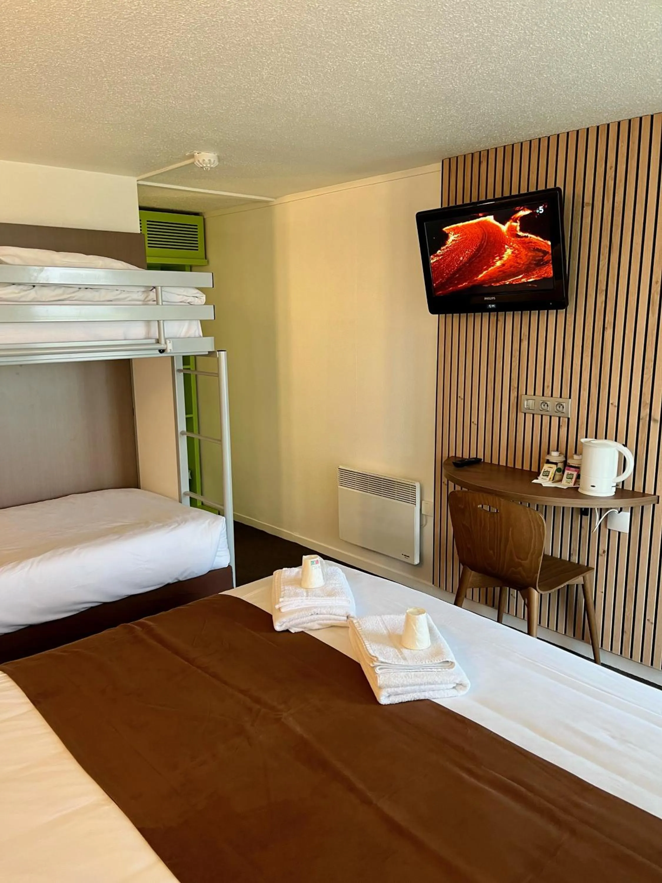 TV and multimedia, Bed in Campanile Troyes Sud - Buchères