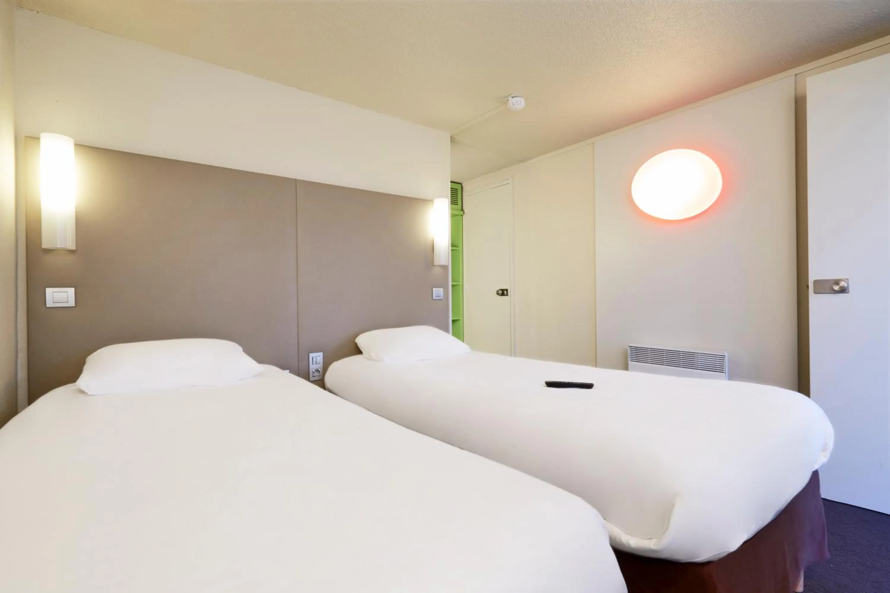 Bed in Campanile Troyes Sud - Buchères