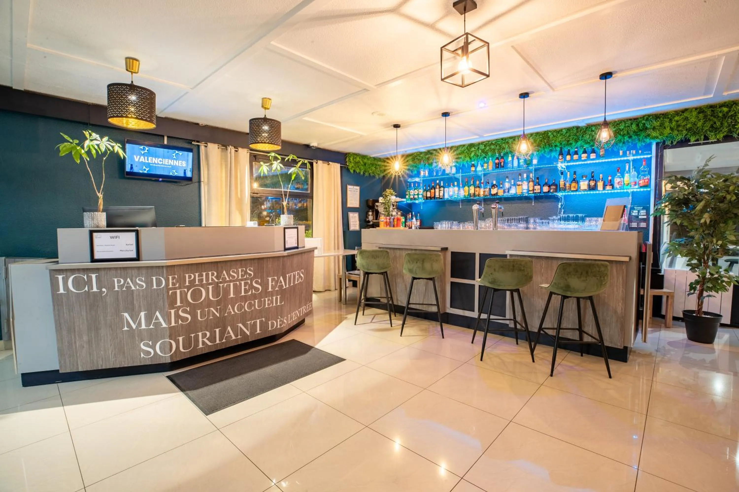 Lobby or reception in Kyriad Valenciennes Sud - Rouvignies