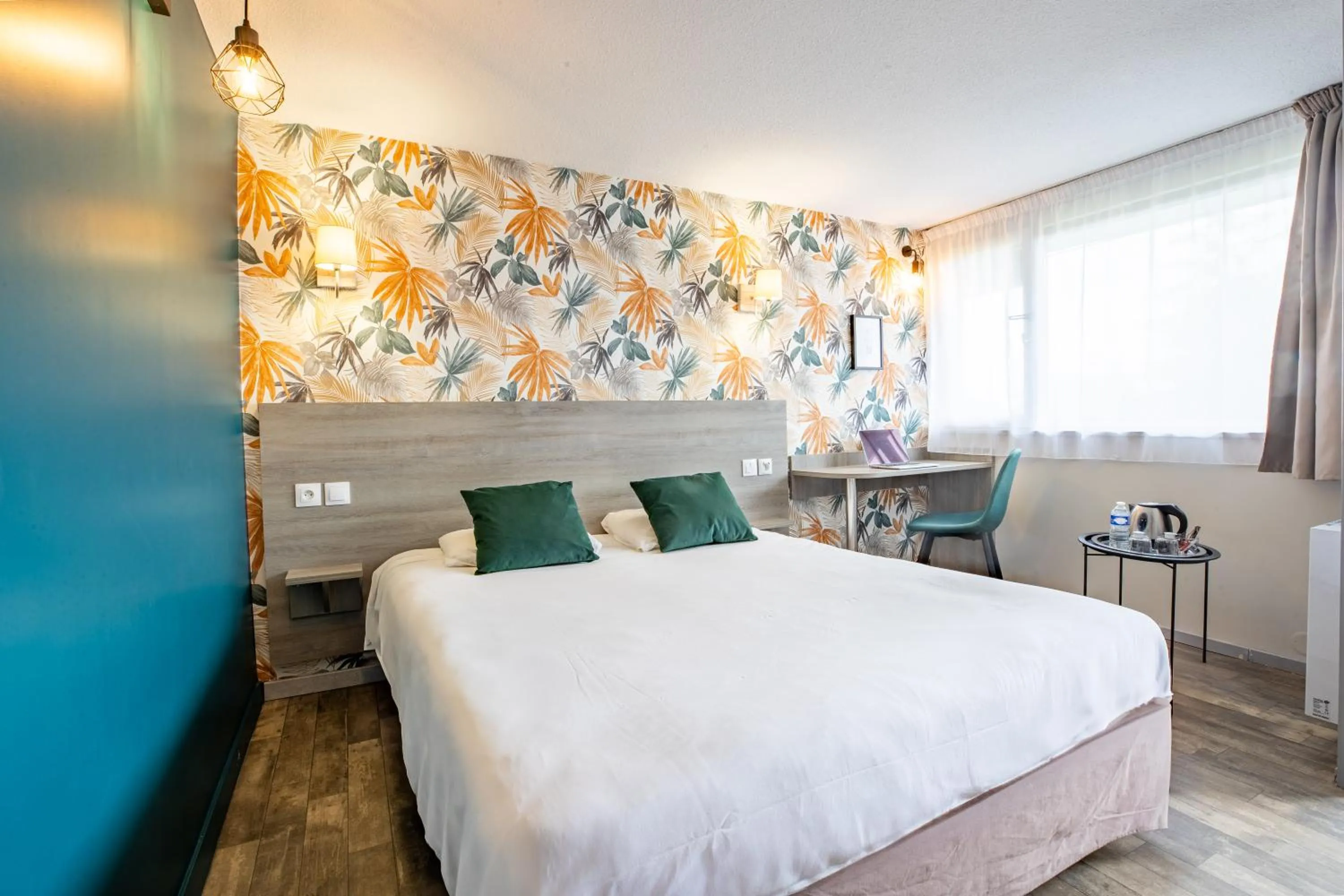 Bedroom, Bed in Kyriad Valenciennes Sud - Rouvignies