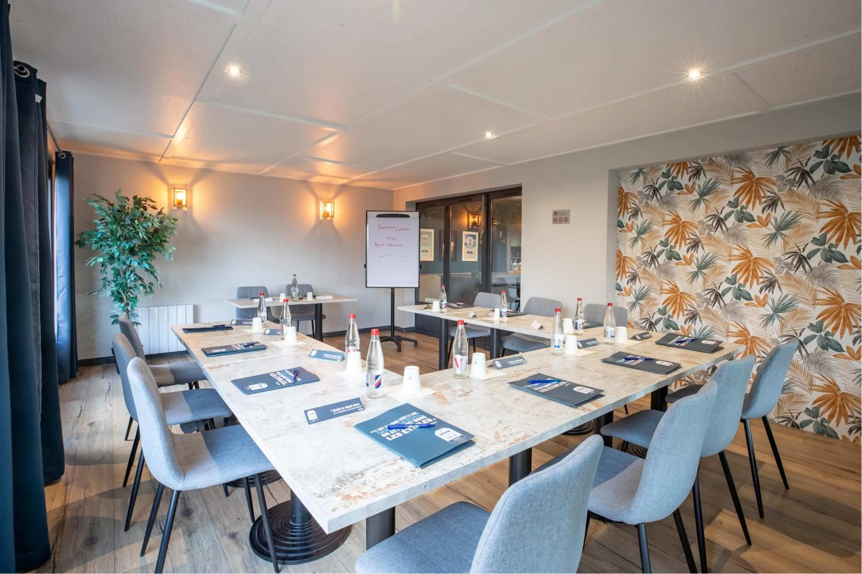 Meeting/conference room in Kyriad Valenciennes Sud - Rouvignies