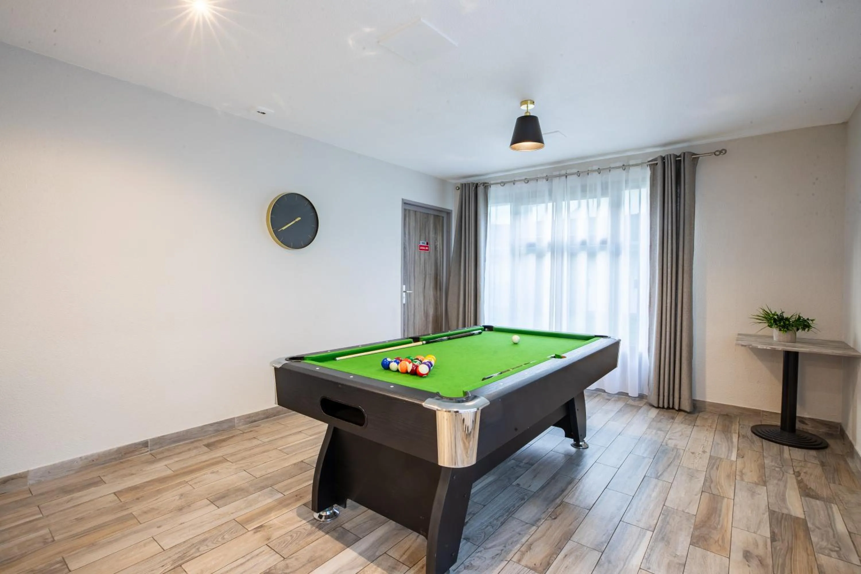 Billiard in Kyriad Valenciennes Sud - Rouvignies