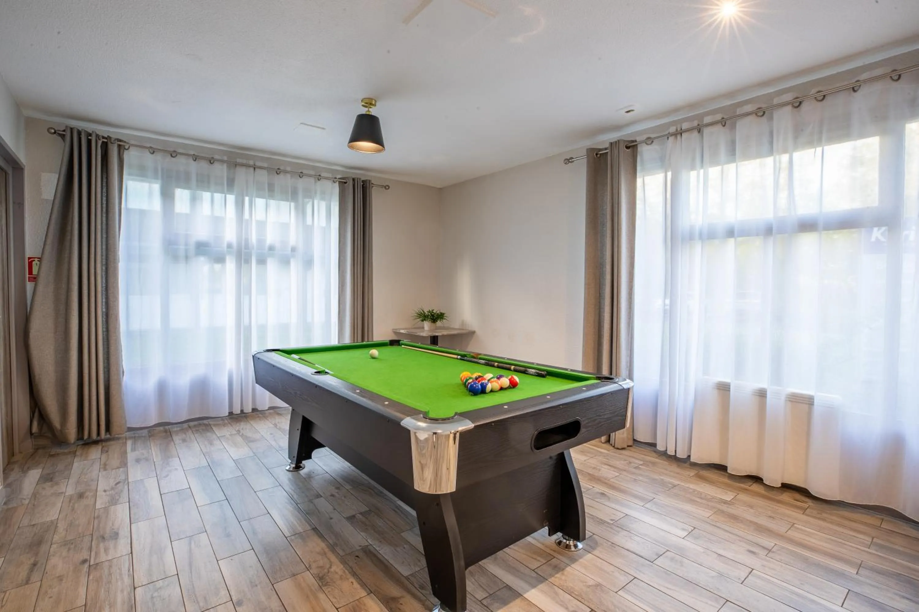 Billiard in Kyriad Valenciennes Sud - Rouvignies