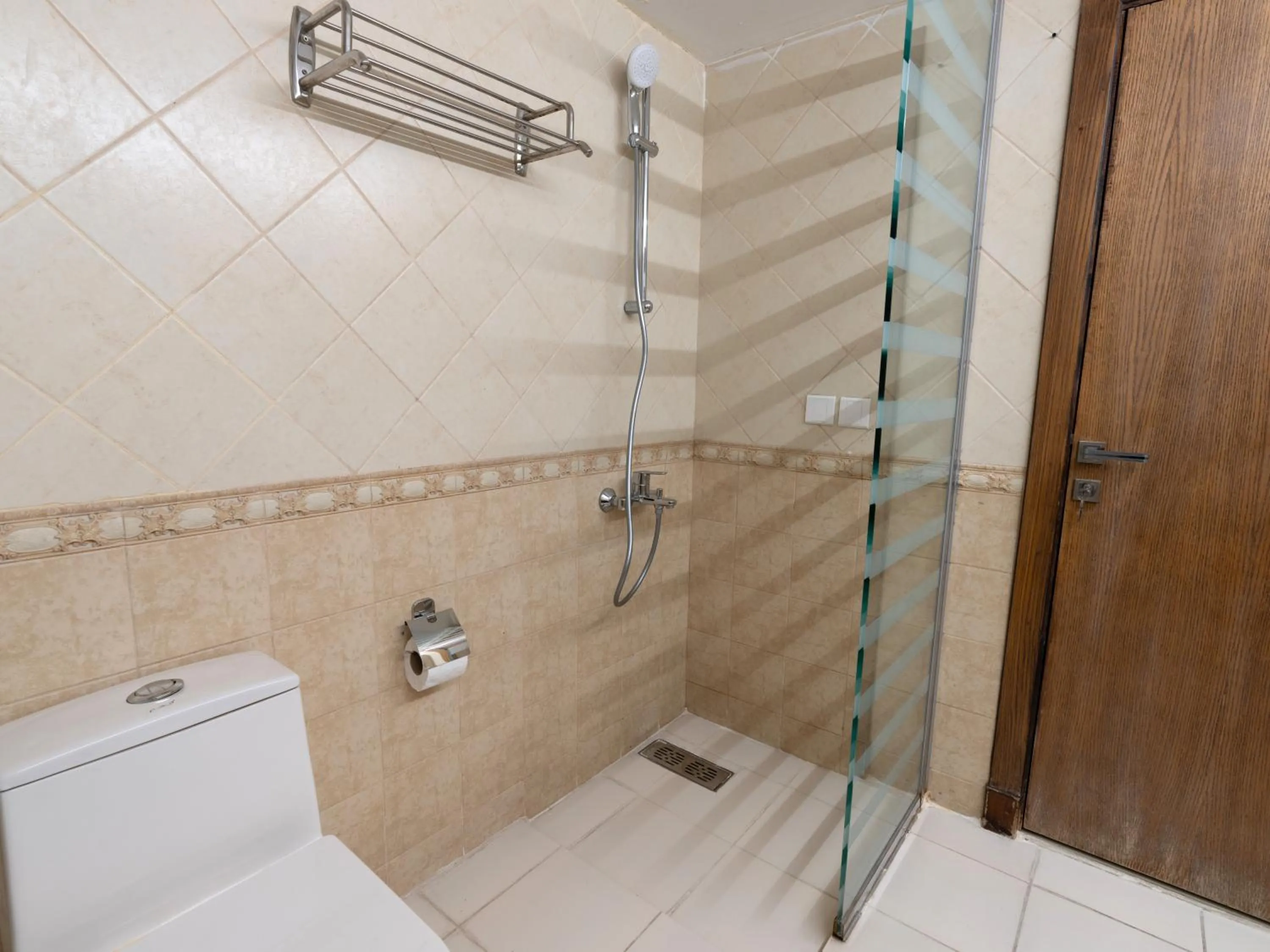 Shower in Sendan Residence