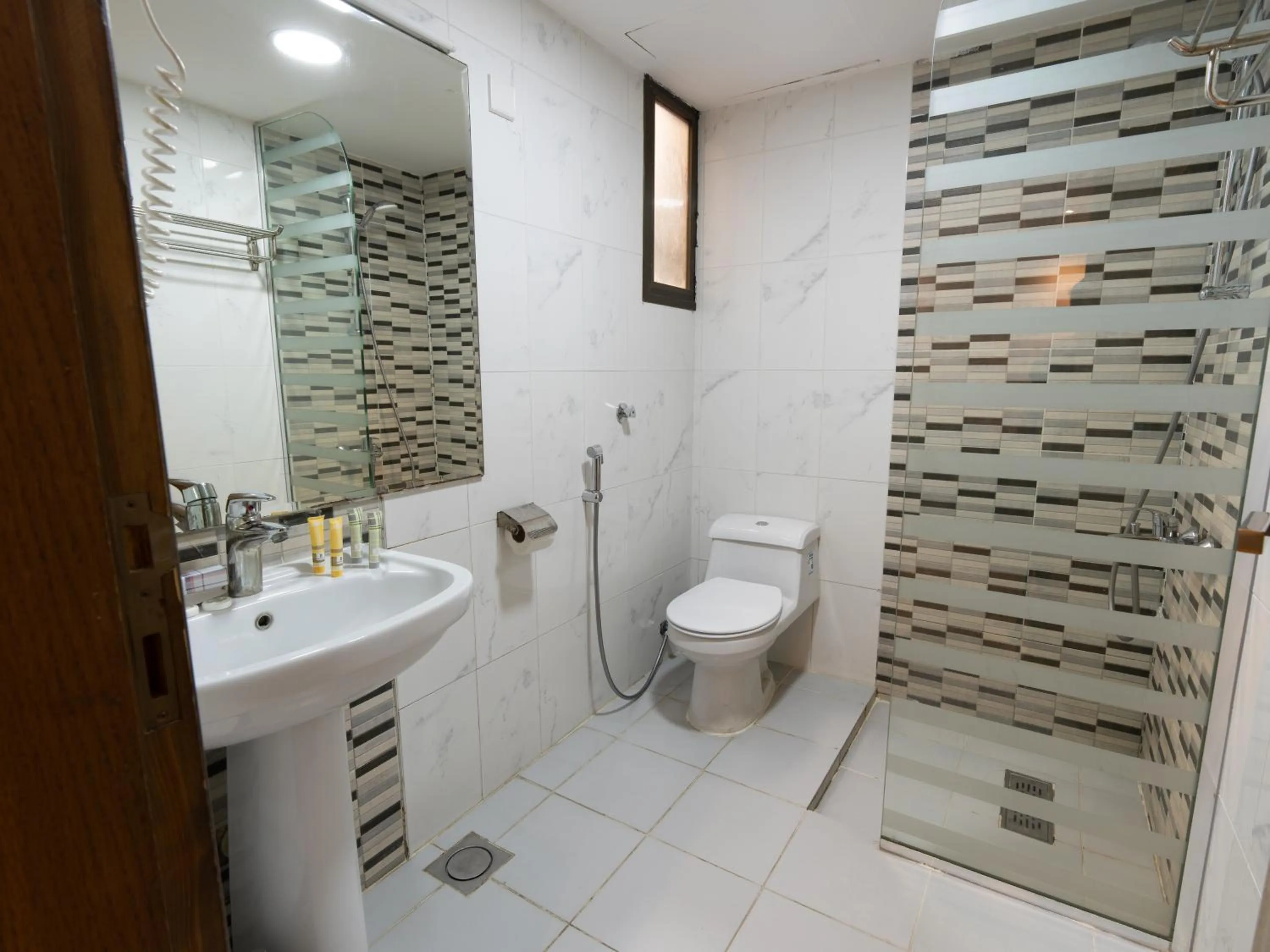 Shower in Sendan Residence