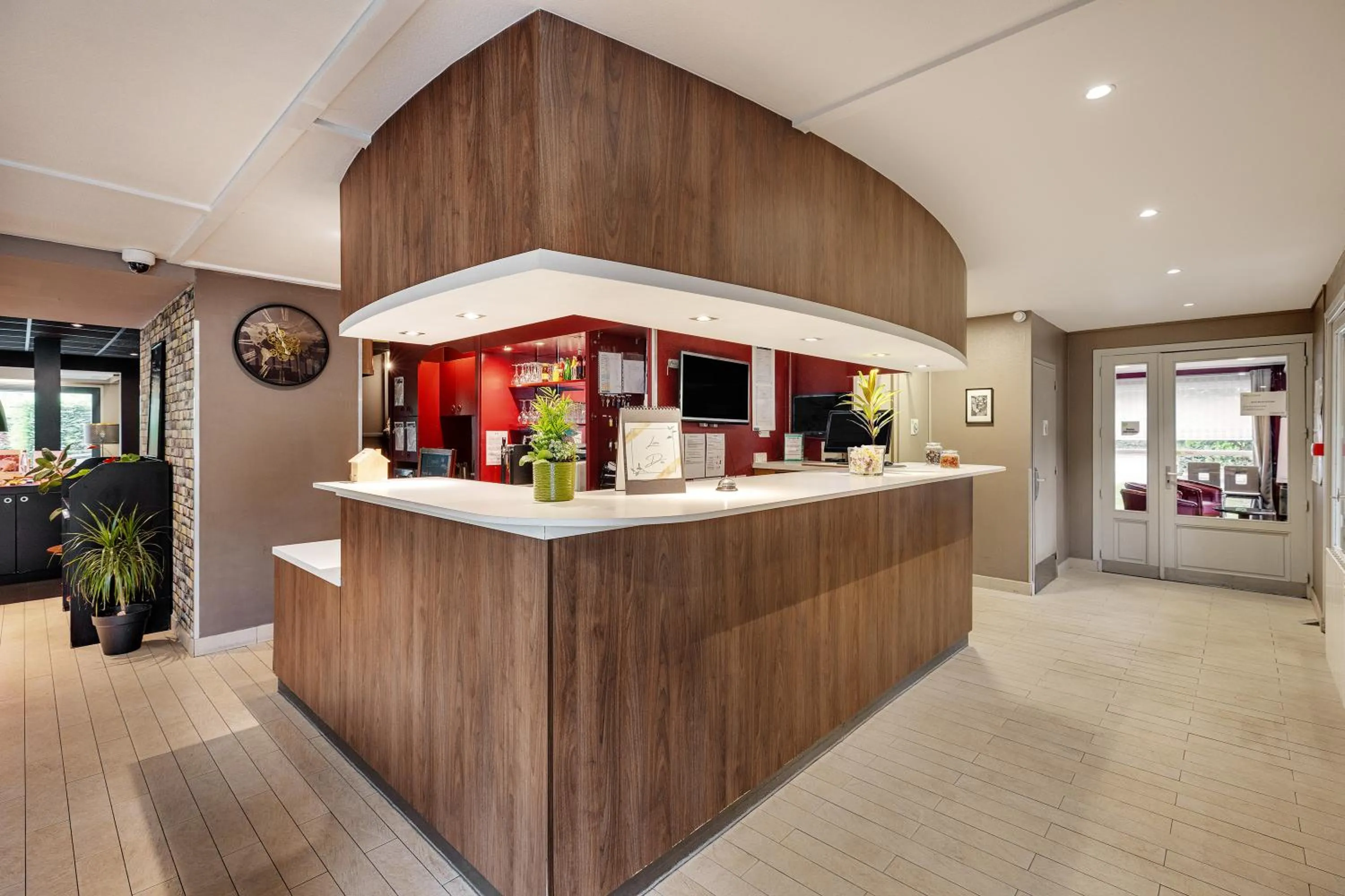 Lobby or reception in Campanile Béthune - Fouquières-Les-Béthune