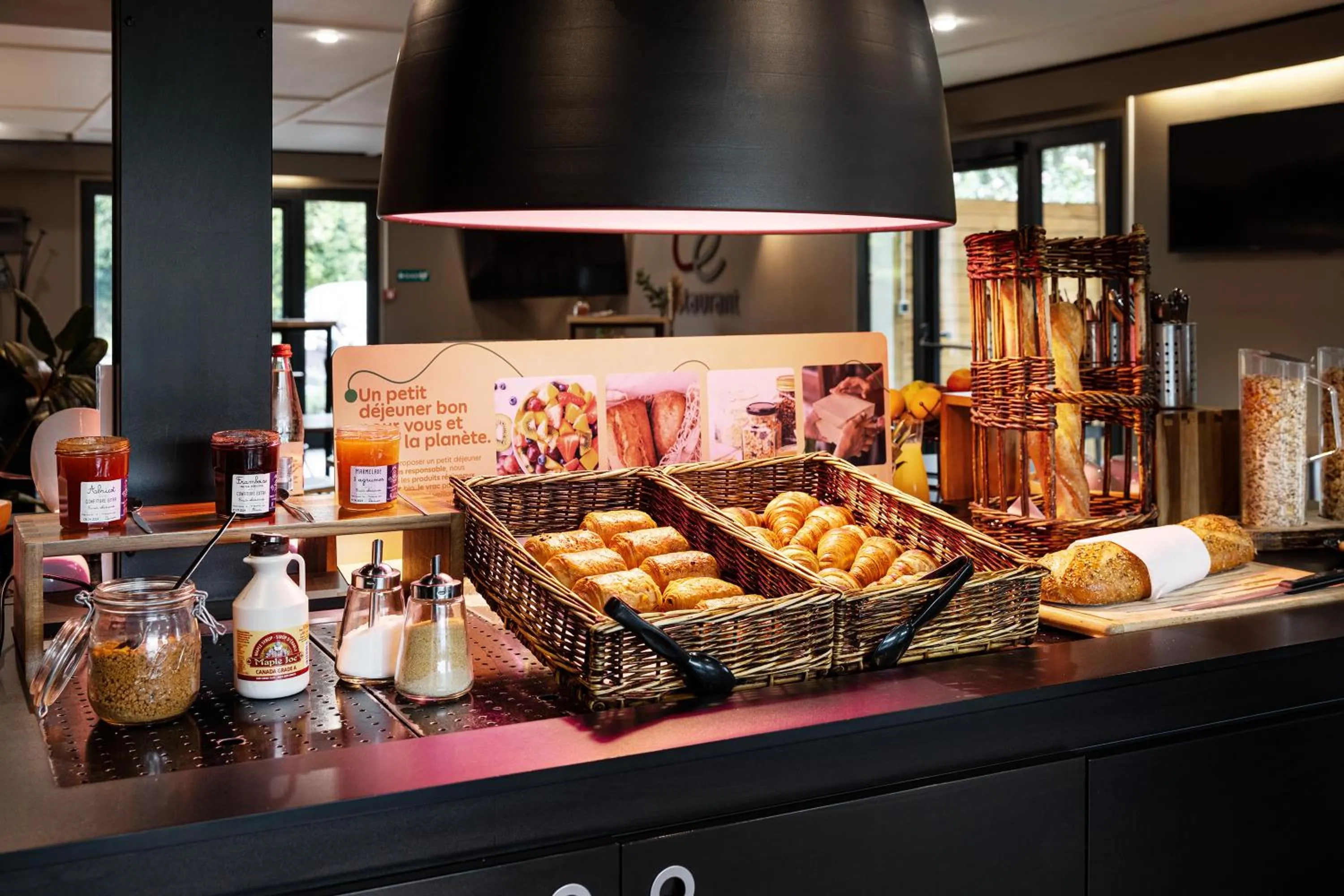 Buffet breakfast in Campanile Béthune - Fouquières-Les-Béthune