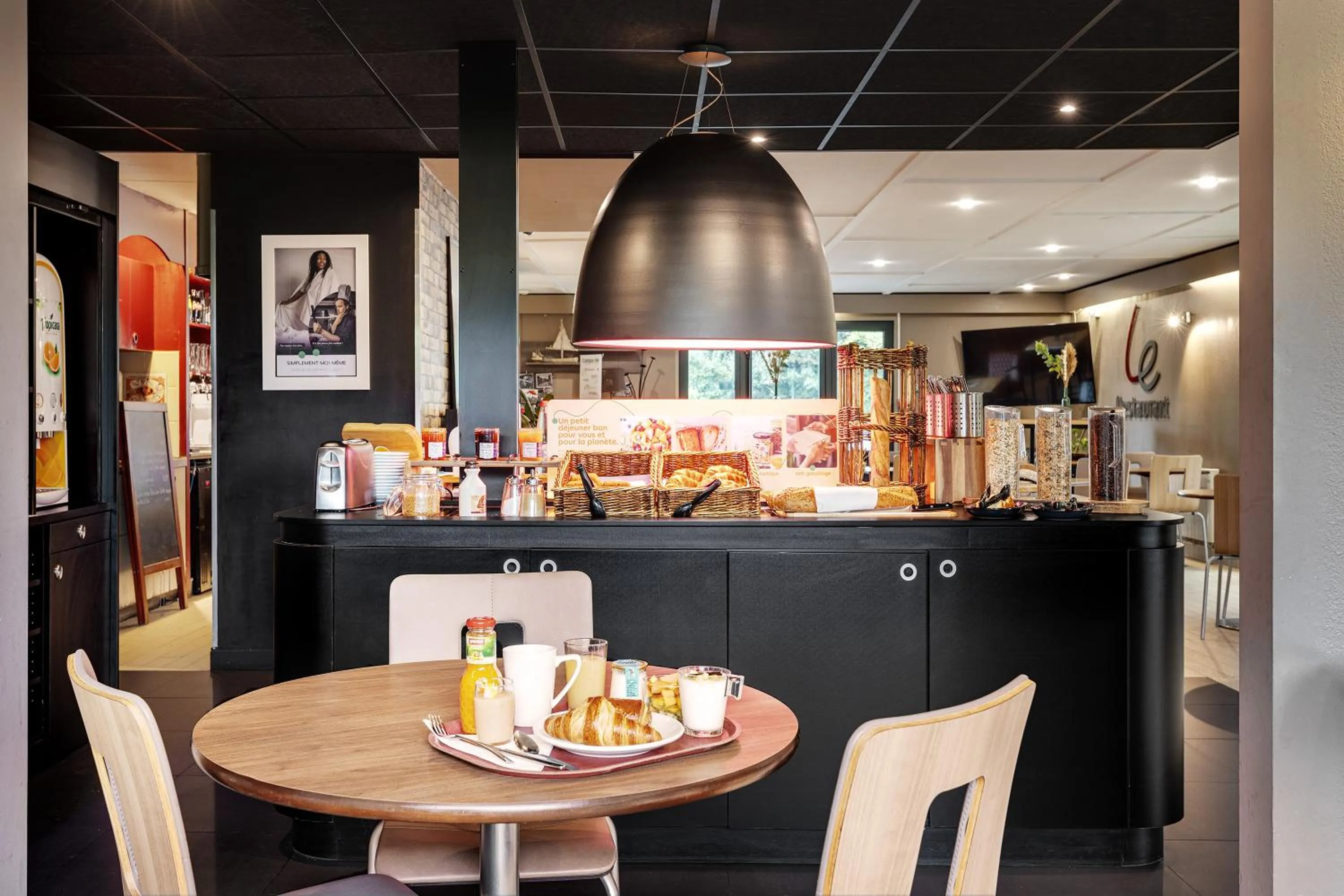 Buffet breakfast in Campanile Béthune - Fouquières-Les-Béthune