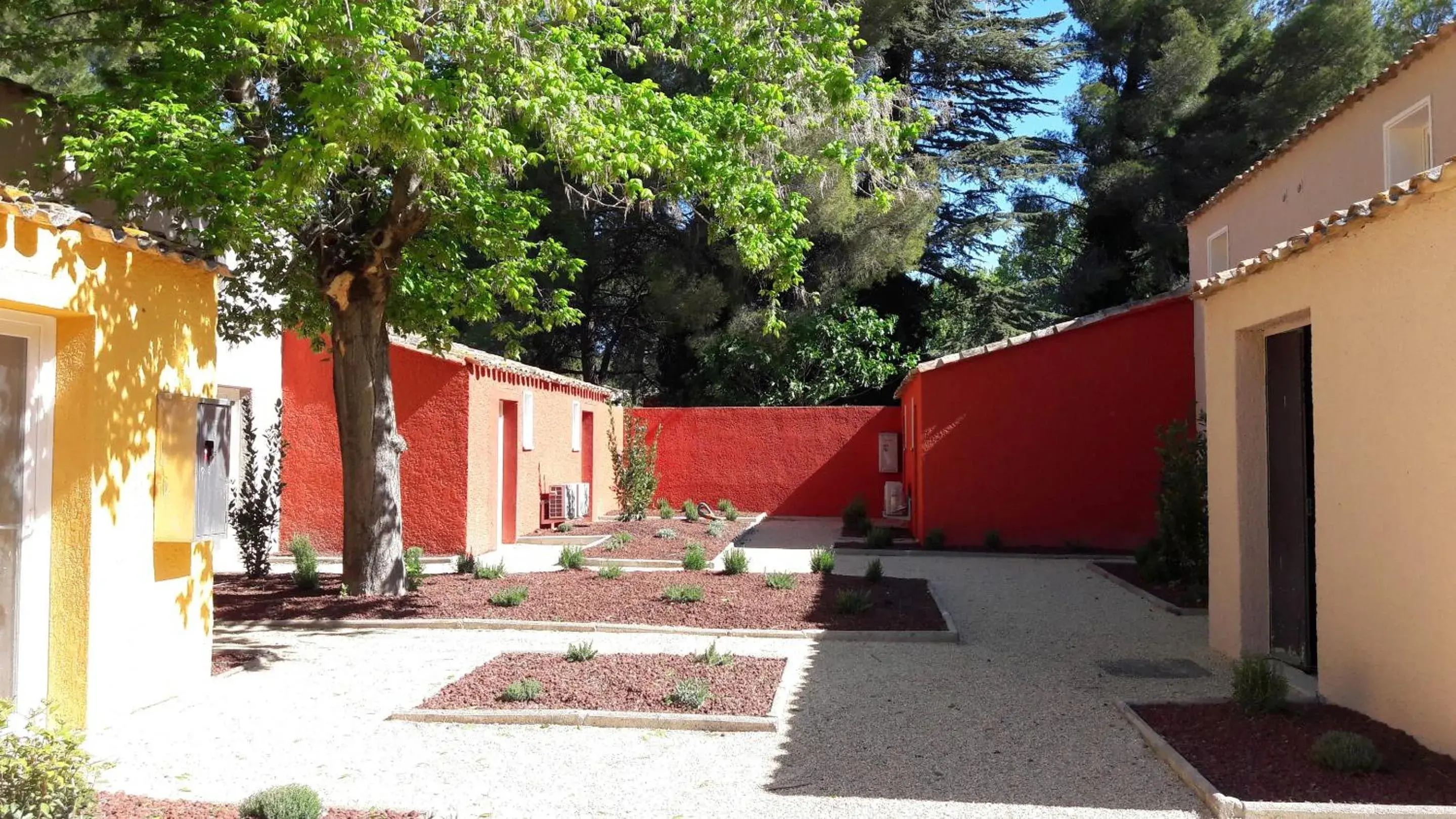 Property building in Résidence Odalys Le Village Camarguais Les Gardians Property building in Résidence Odalys Le Village Camarguais Les Gardians
