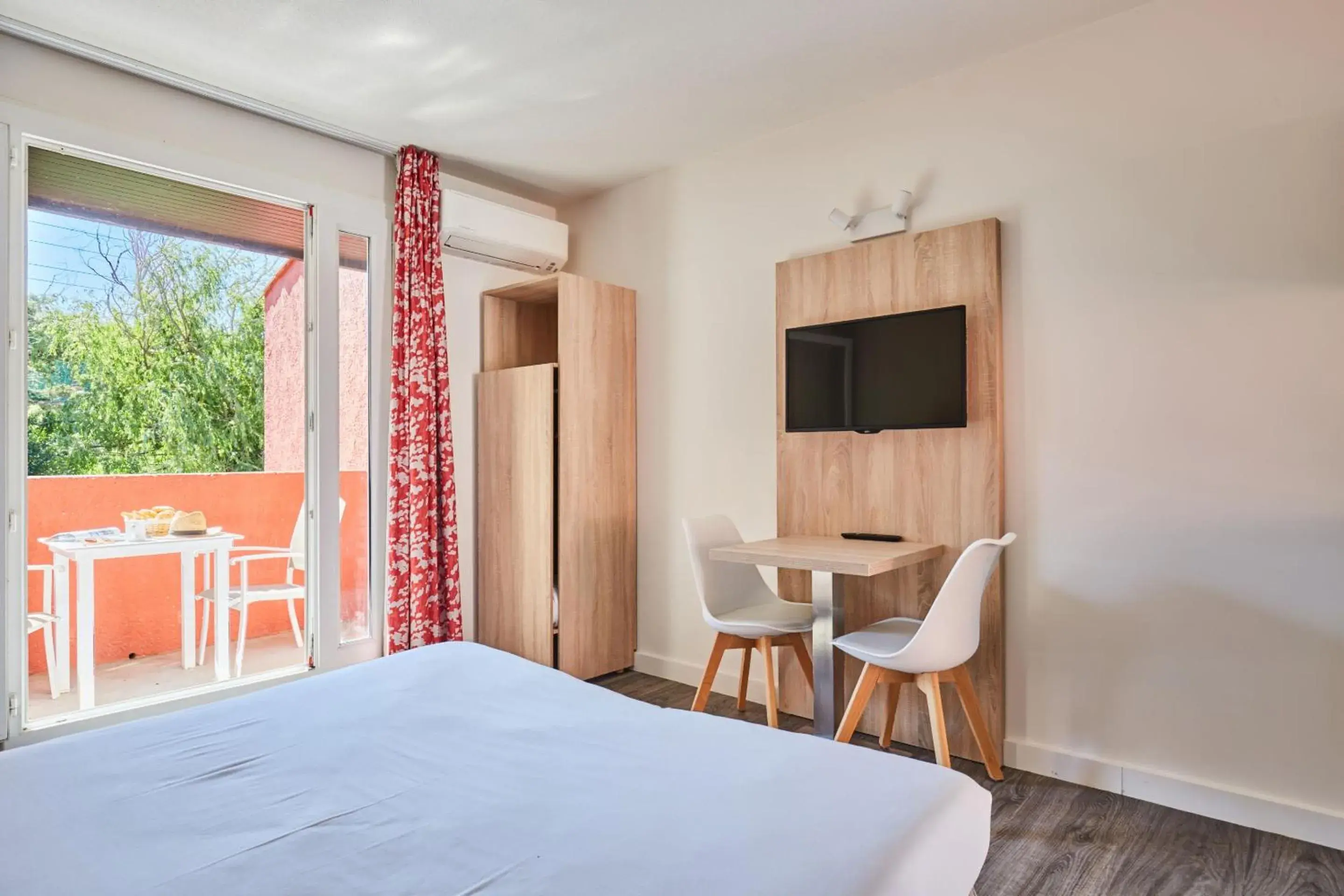 Bedroom, Bed in Résidence Odalys Le Village Camarguais Les Gardians Bedroom, Bed in Résidence Odalys Le Village Camarguais Les Gardians