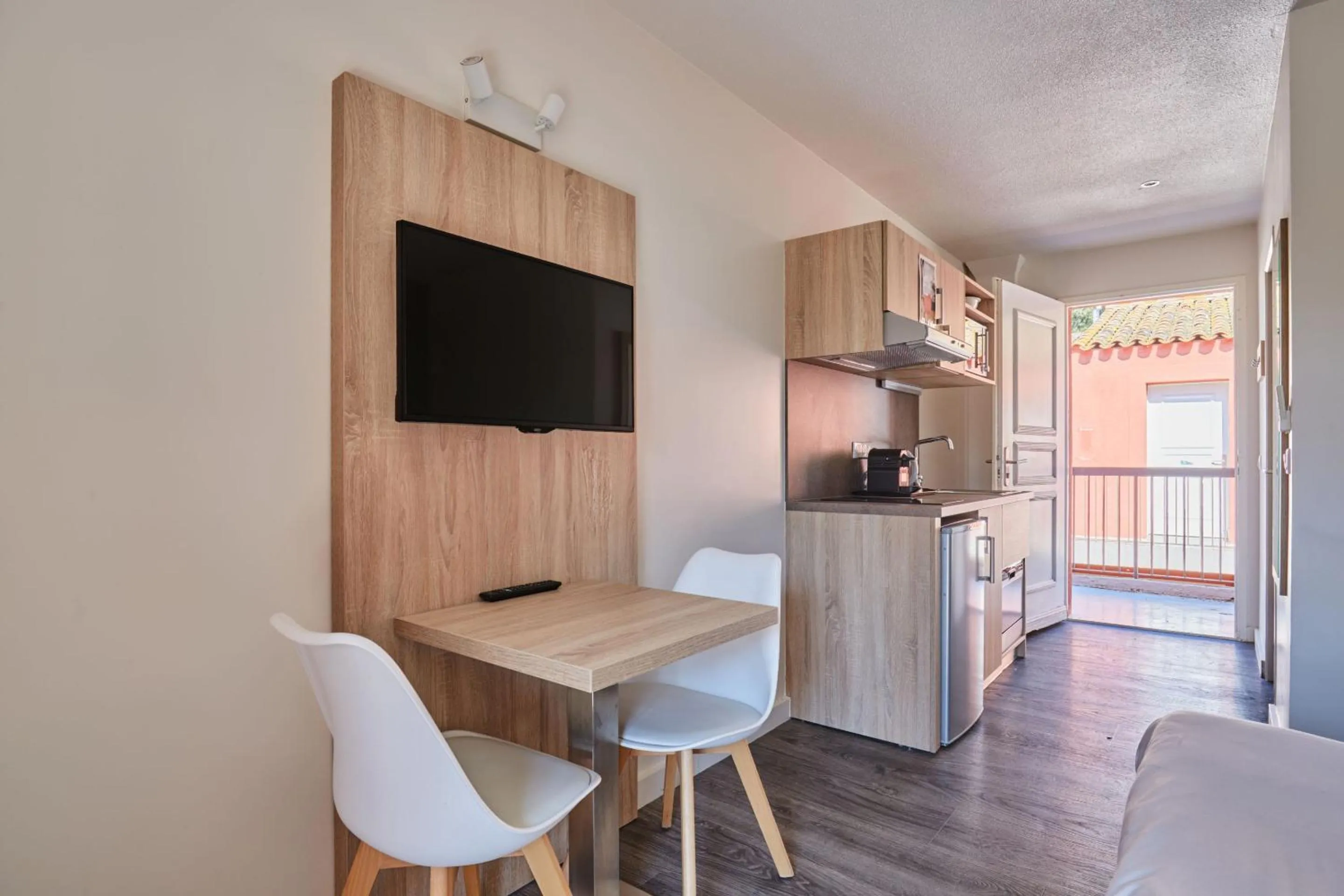 Dining area in Résidence Odalys Le Village Camarguais Les Gardians