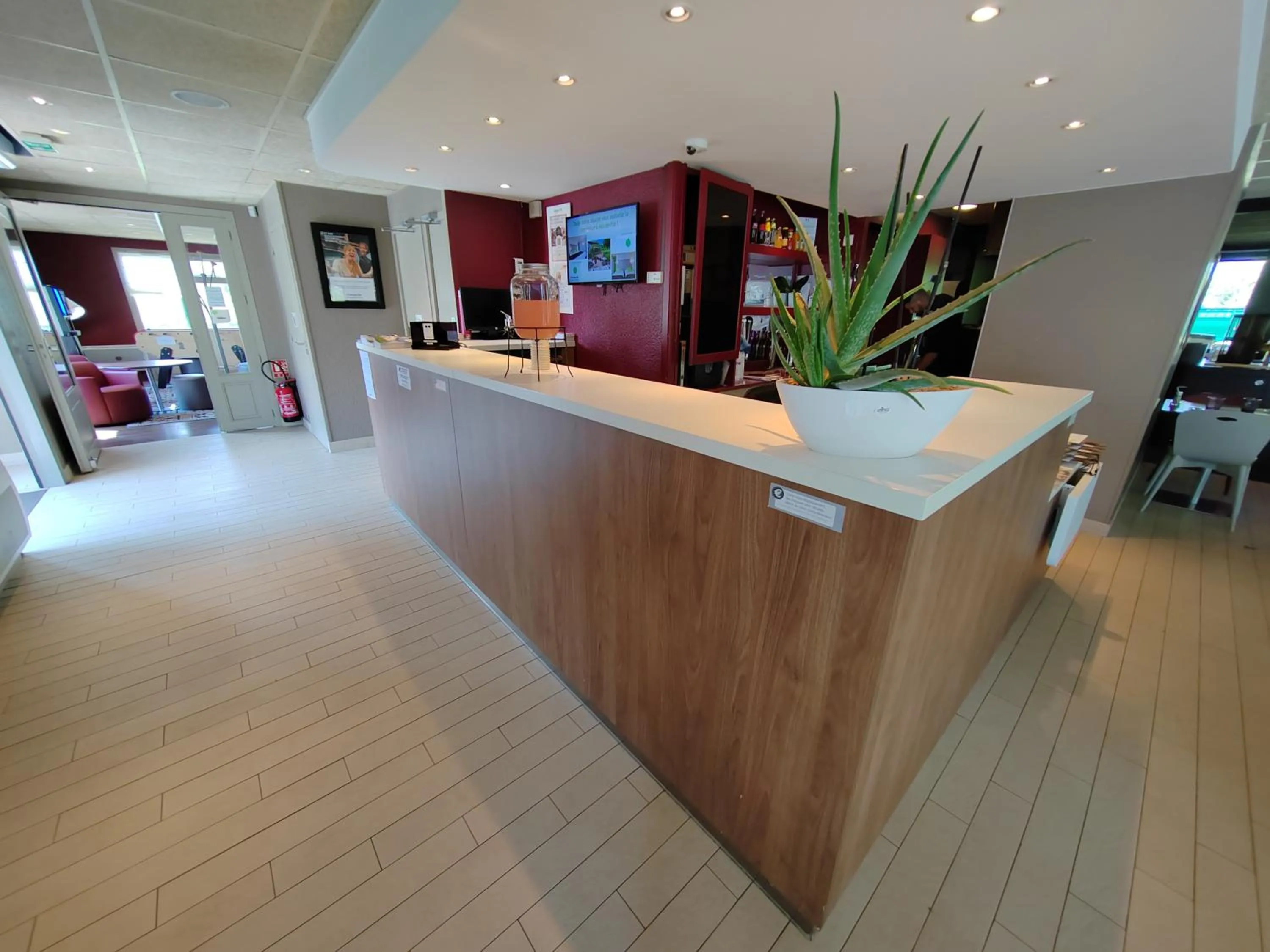 Lobby or reception in Campanile Caen Est - Mondeville