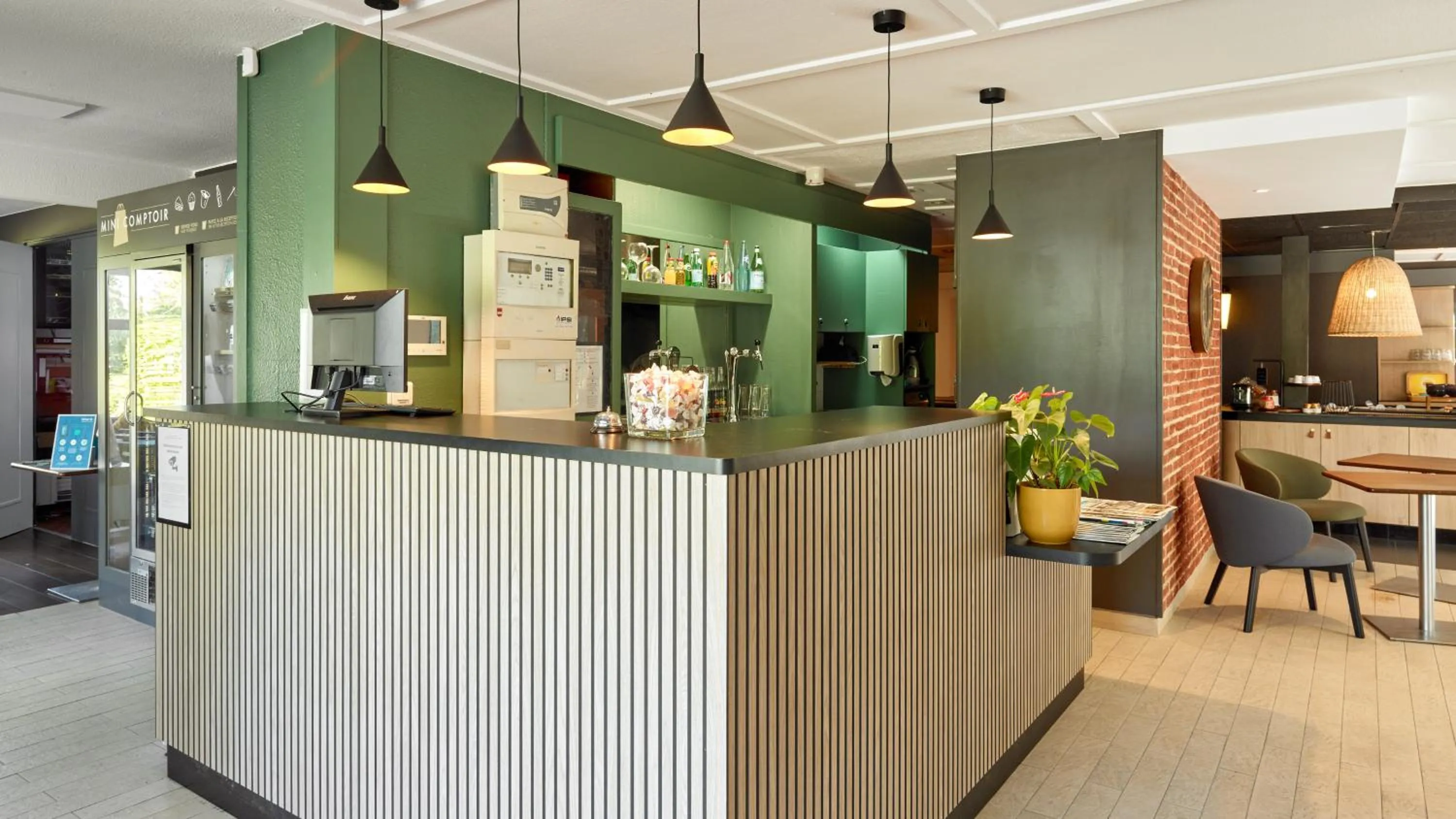 Lobby or reception in Campanile NATURE - Sannois Ermont