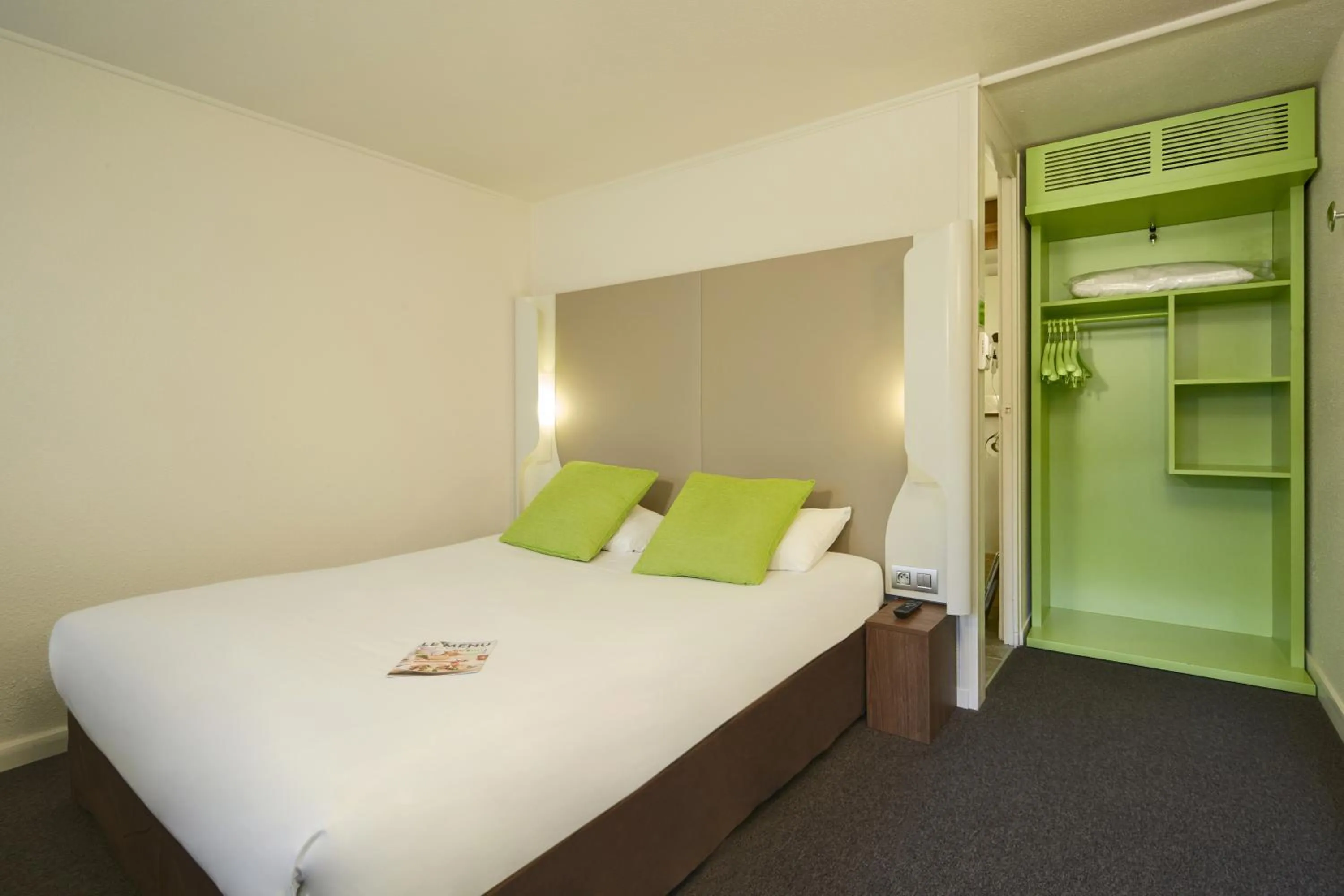 New Generation Double Room  in Campanile NATURE - Sannois Ermont