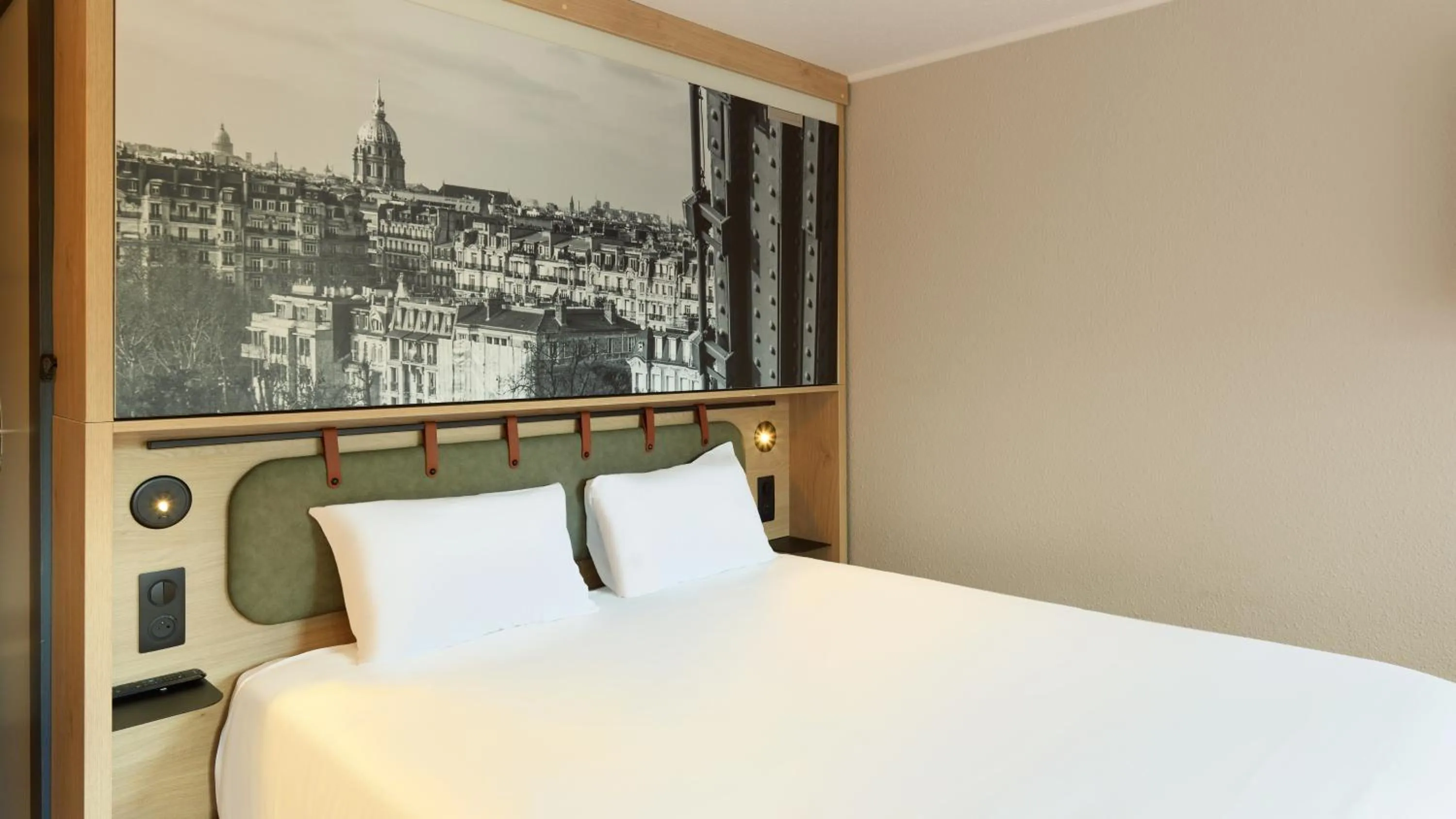 Bedroom, Bed in Campanile NATURE - Sannois Ermont