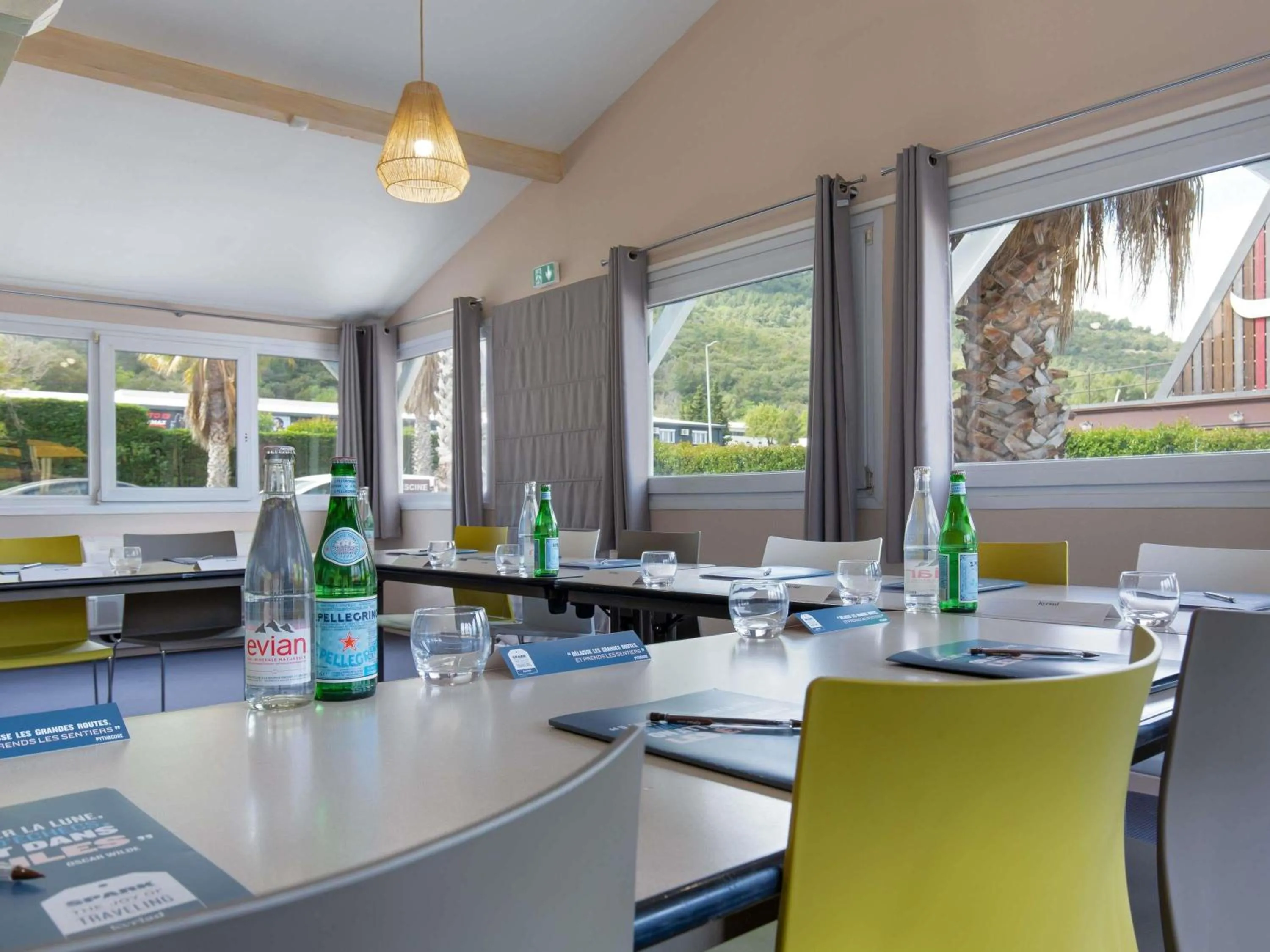 Meeting/conference room in ibis Styles Aubagne Gemenos