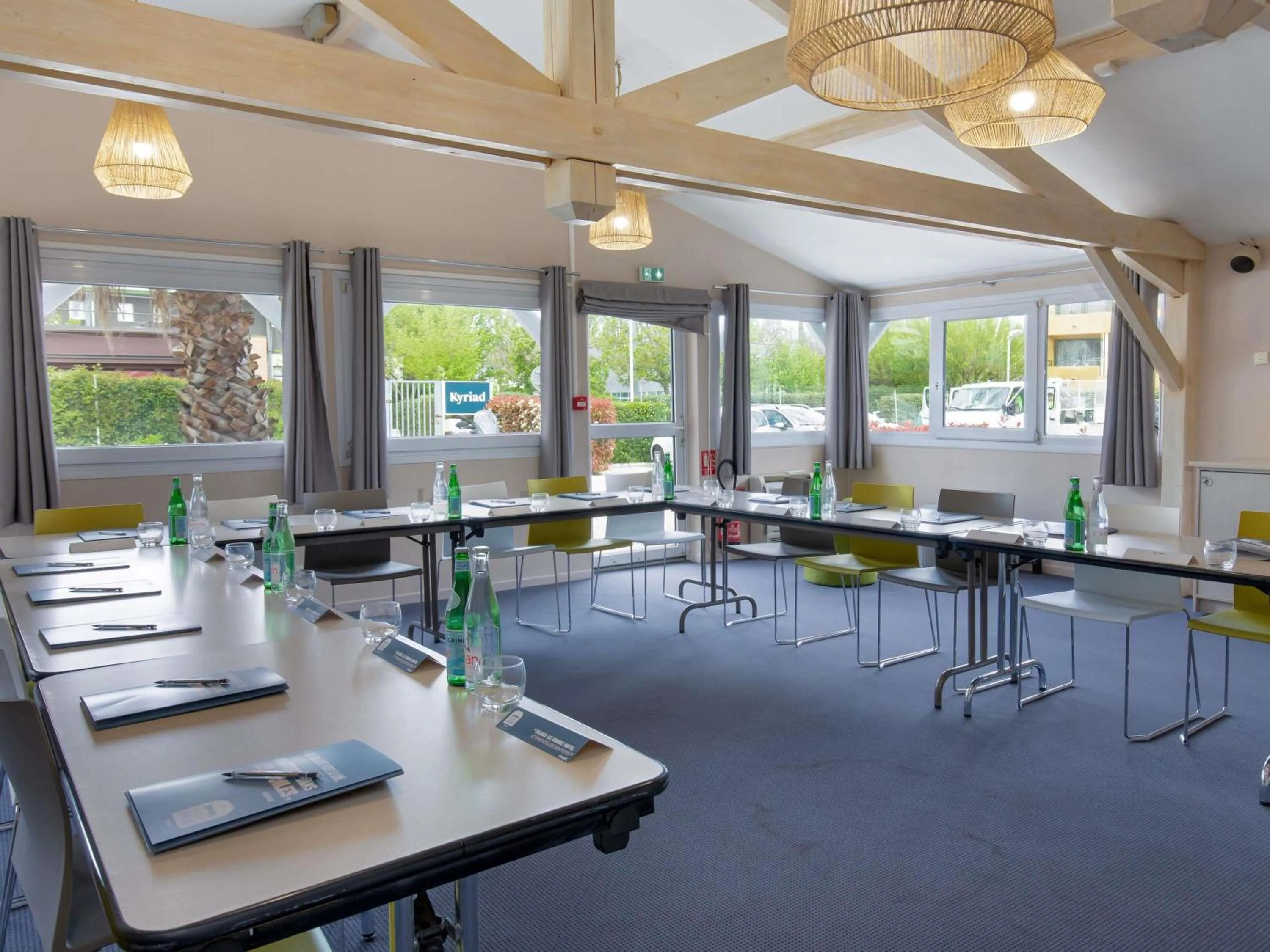 Meeting/conference room in ibis Styles Aubagne Gemenos