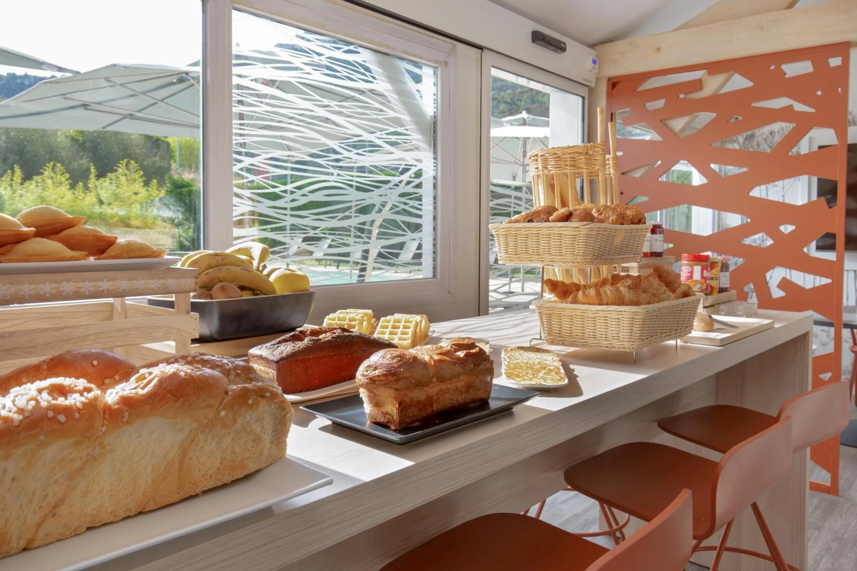 Breakfast in KYRIAD MARSEILLE EST - Aubagne Gémenos