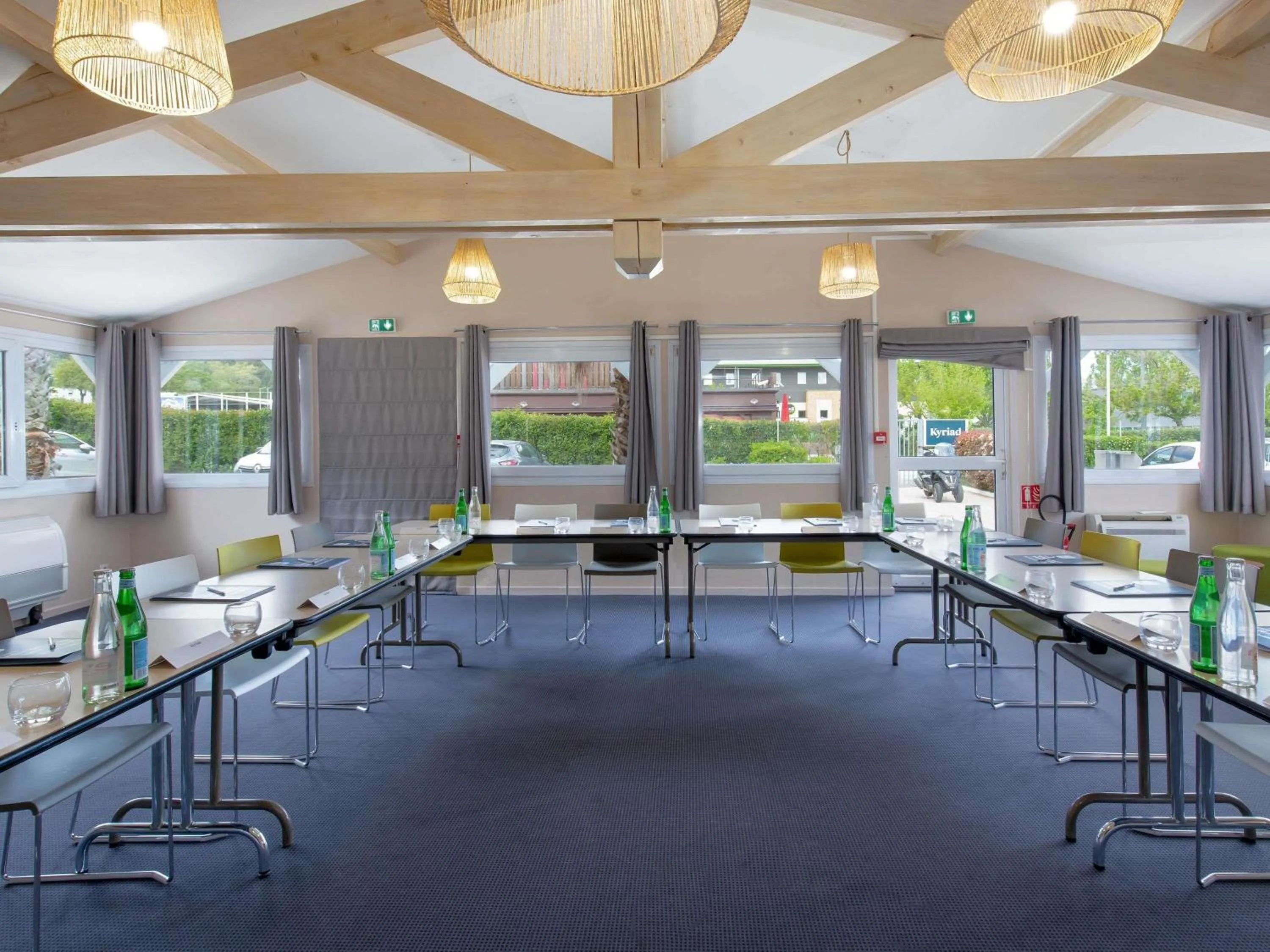 Meeting/conference room in ibis Styles Aubagne Gemenos