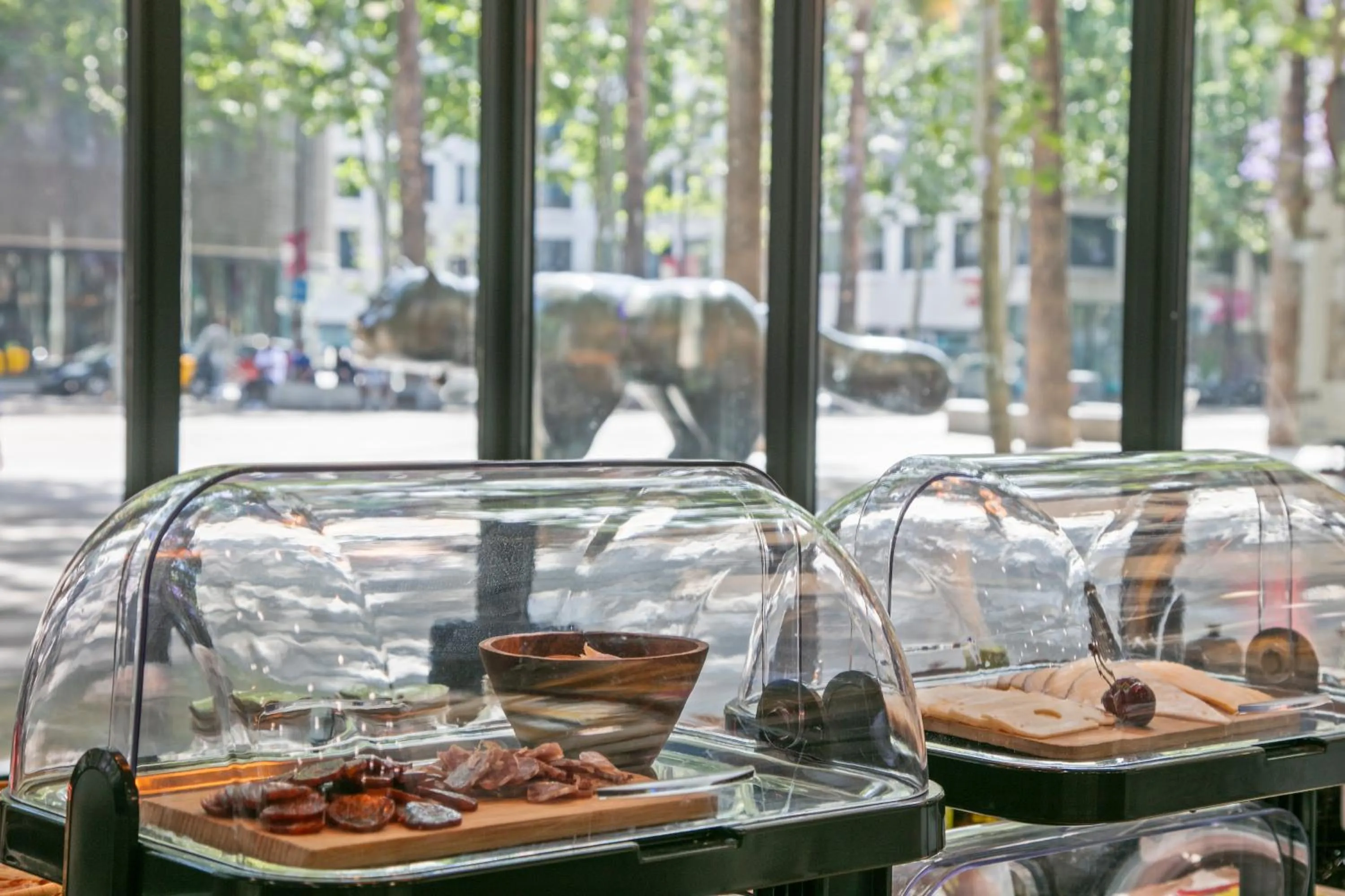 Buffet breakfast in Niu Barcelona Hotel