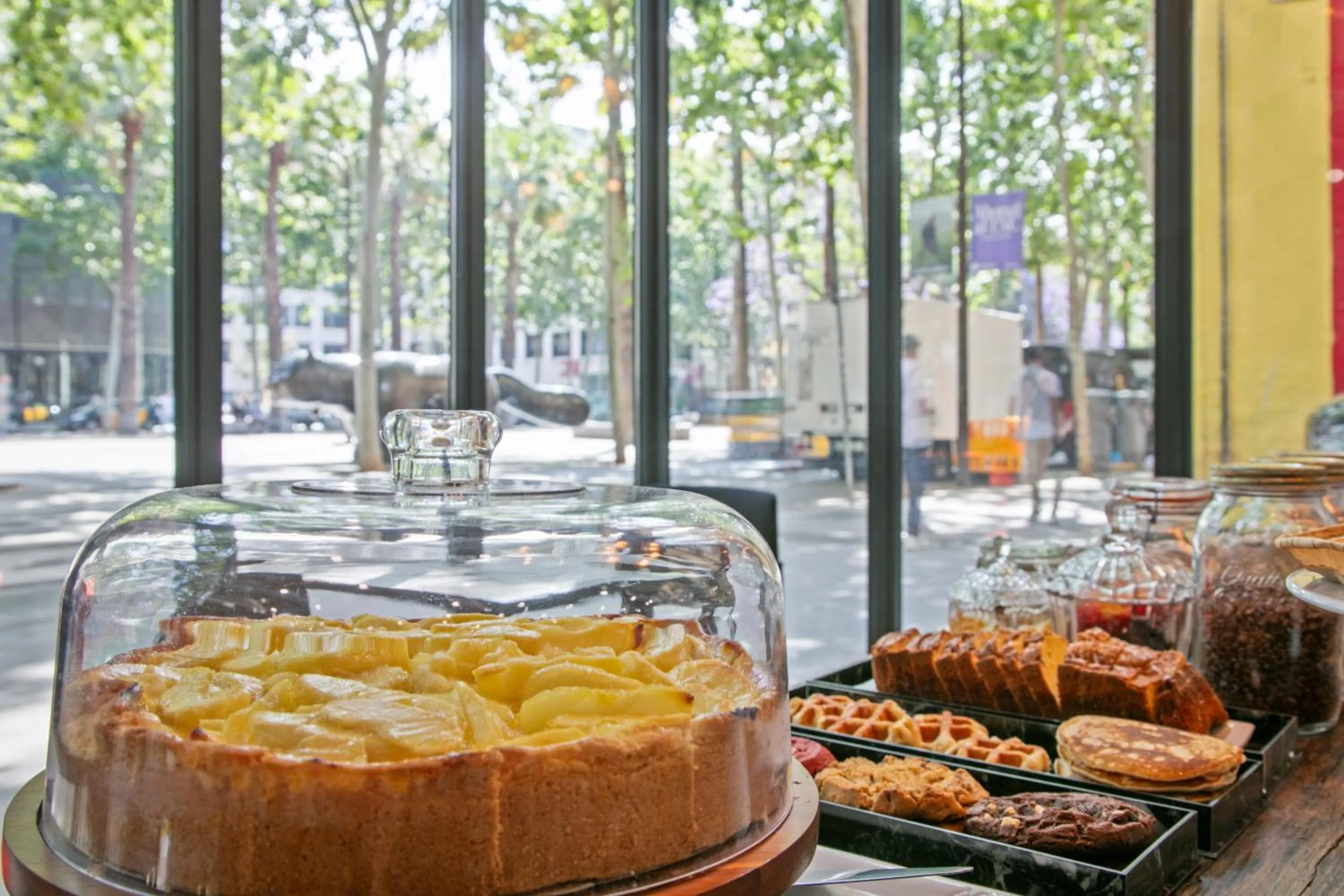Food and drinks in Niu Barcelona Hotel