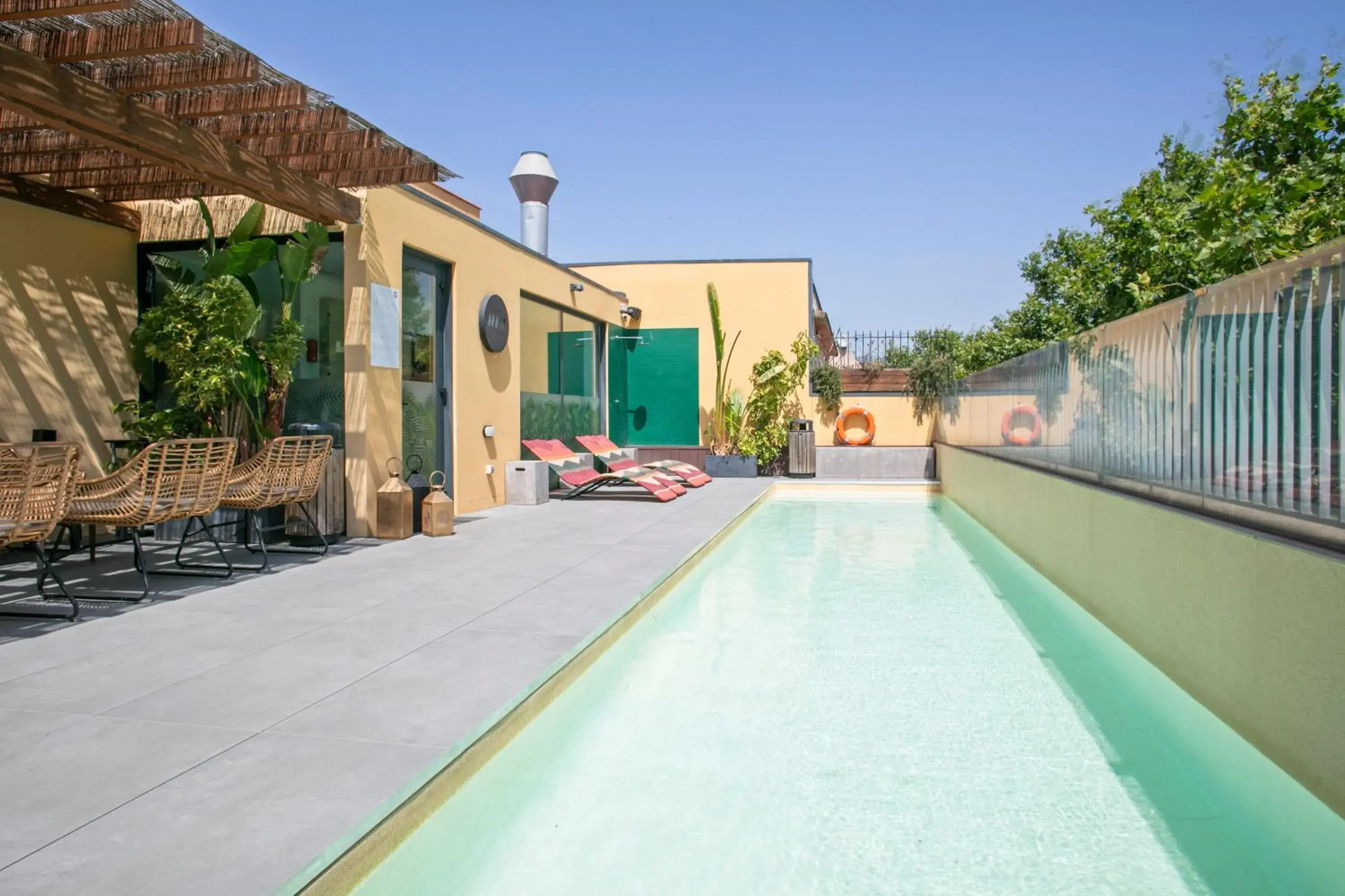 Swimming pool in Niu Barcelona Hotel Swimming pool in Niu Barcelona Hotel