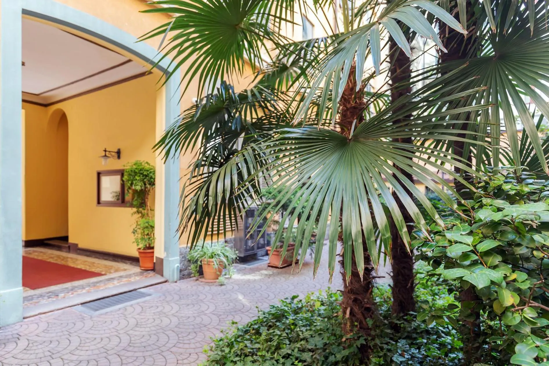 Garden view in Milan Retreats Porta Venezia