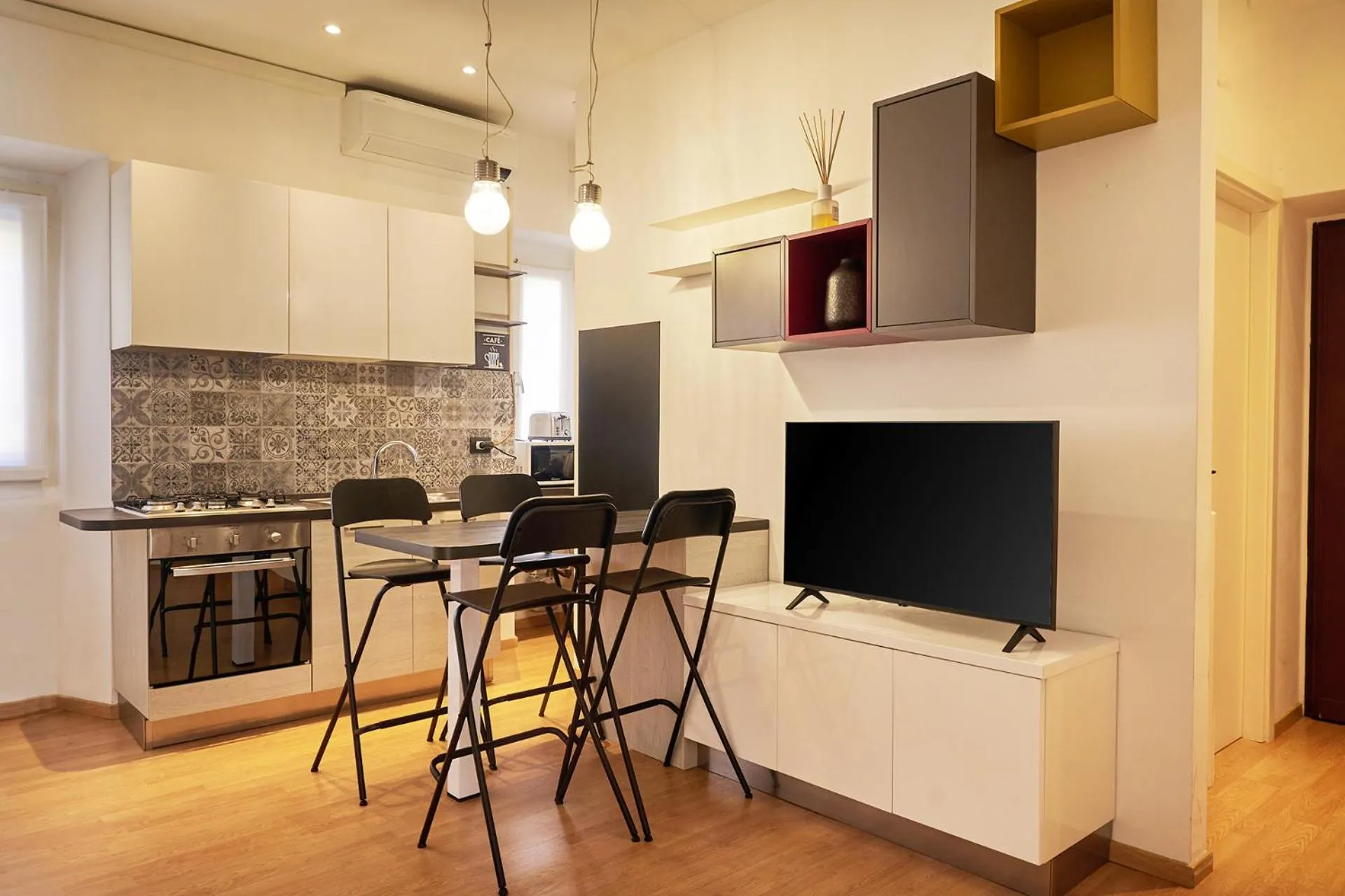 TV and multimedia in Milan Retreats Porta Venezia