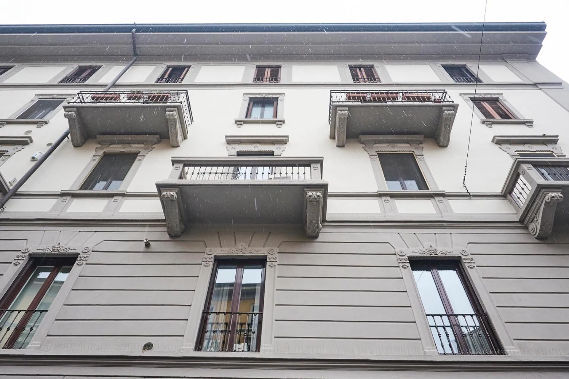 Property building in Milan Retreats Porta Venezia