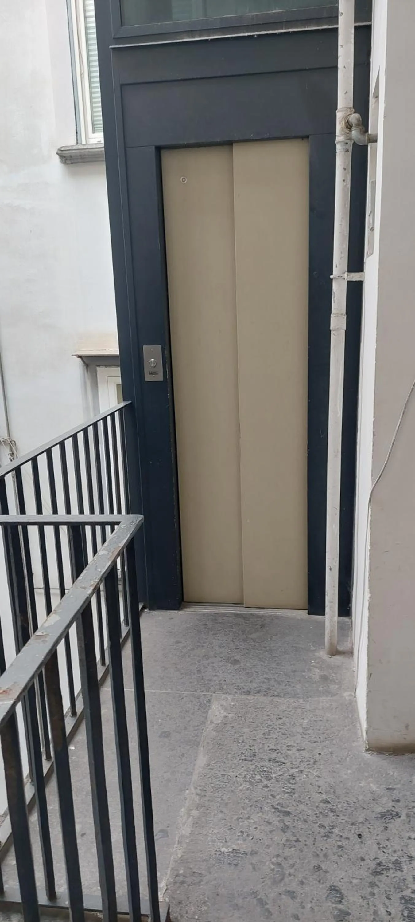 Facade/entrance in Dimora Filangieri