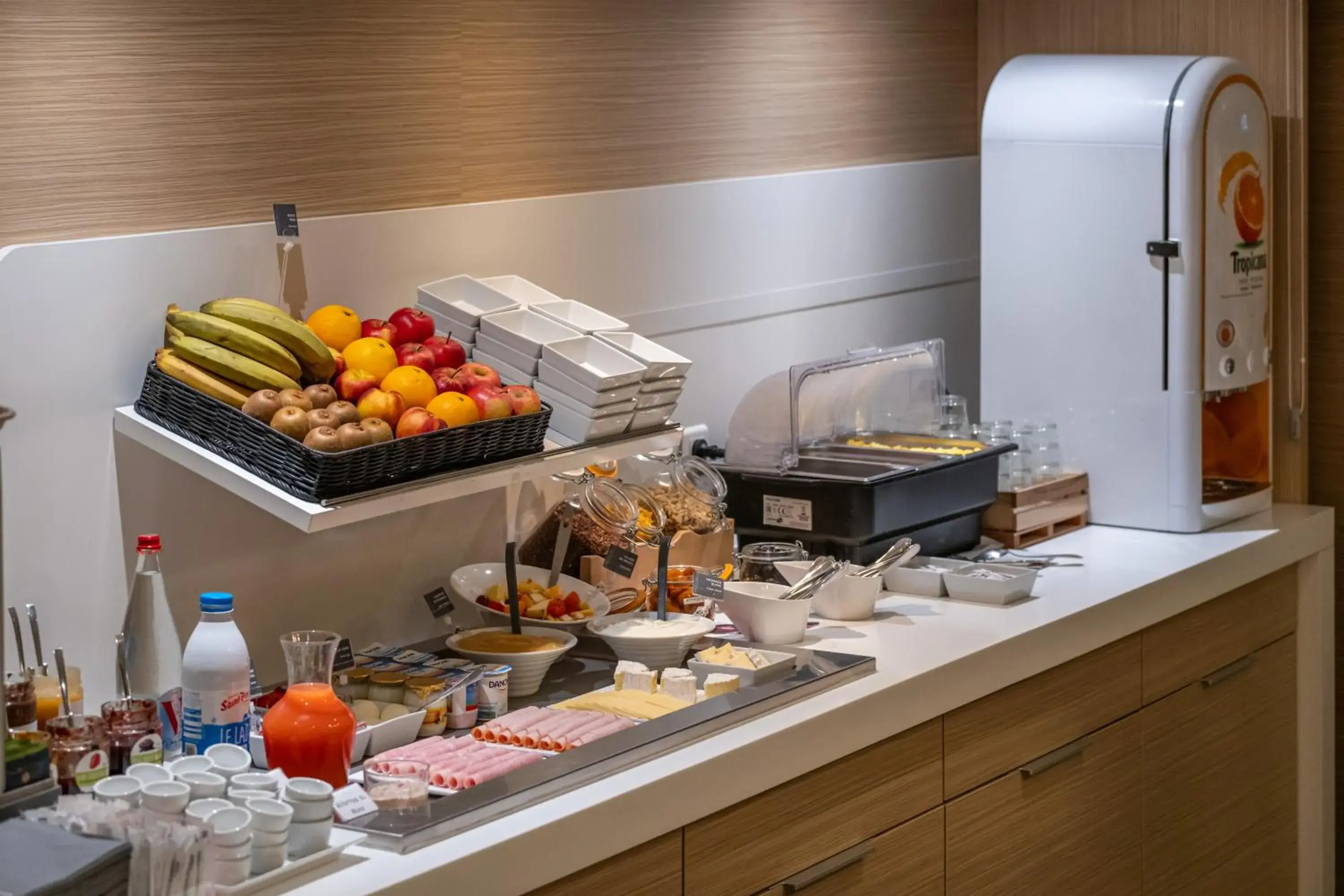 Continental breakfast in Kyriad Le Mans Est Continental breakfast in Kyriad Le Mans Est