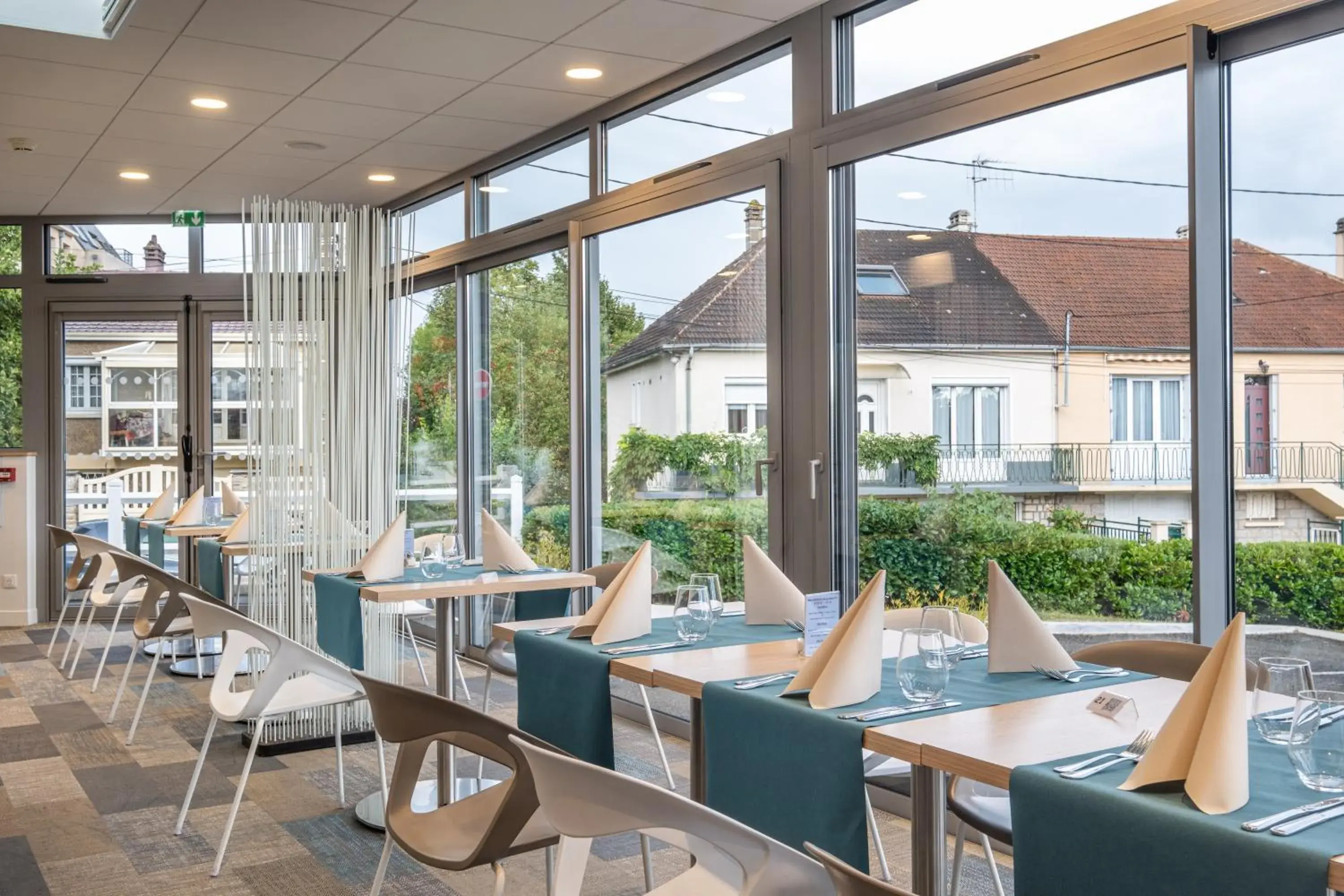 Restaurant/places to eat in Kyriad Le Mans Est Restaurant/places to eat in Kyriad Le Mans Est