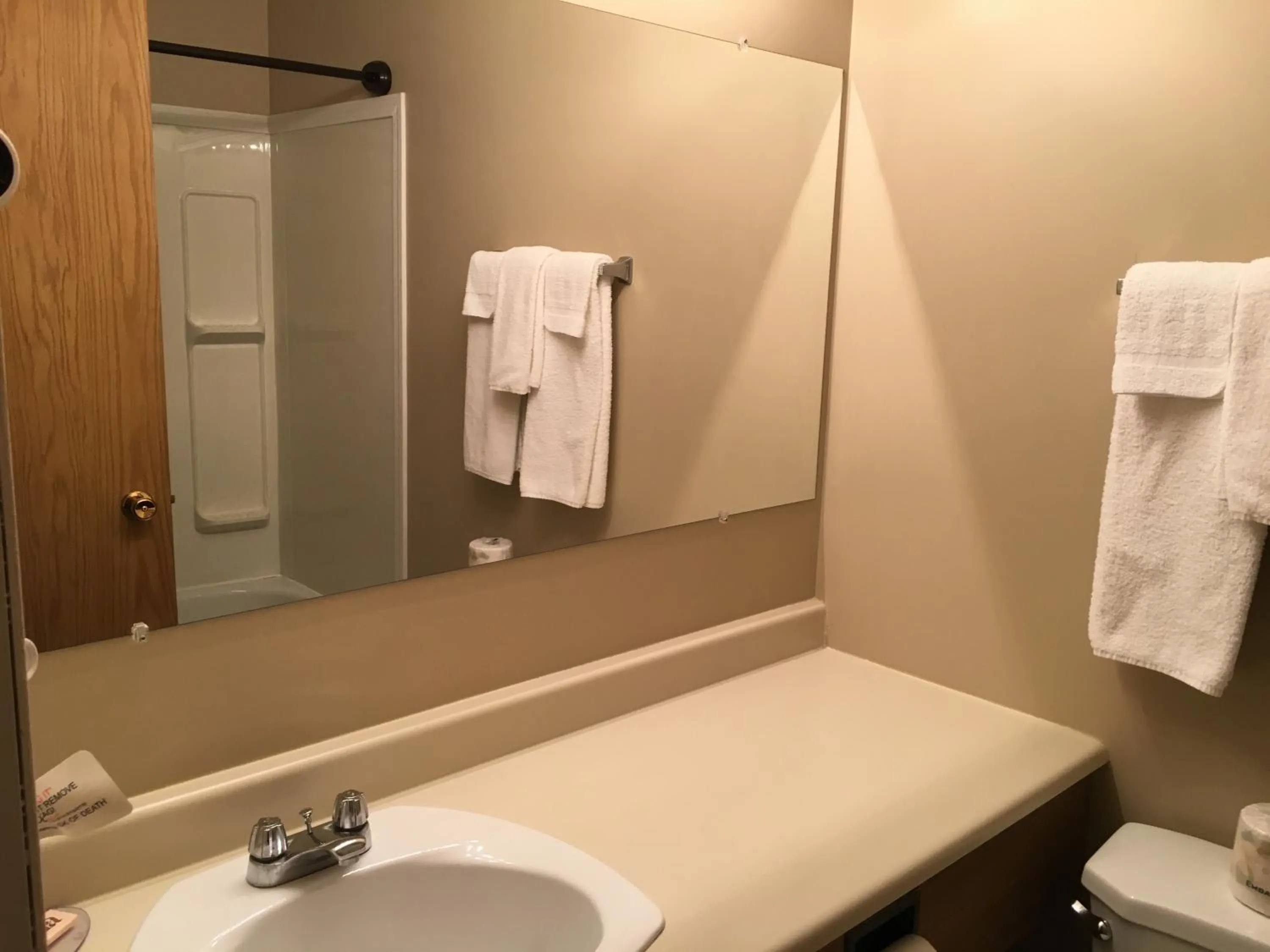 Bathroom in Altona Hotel