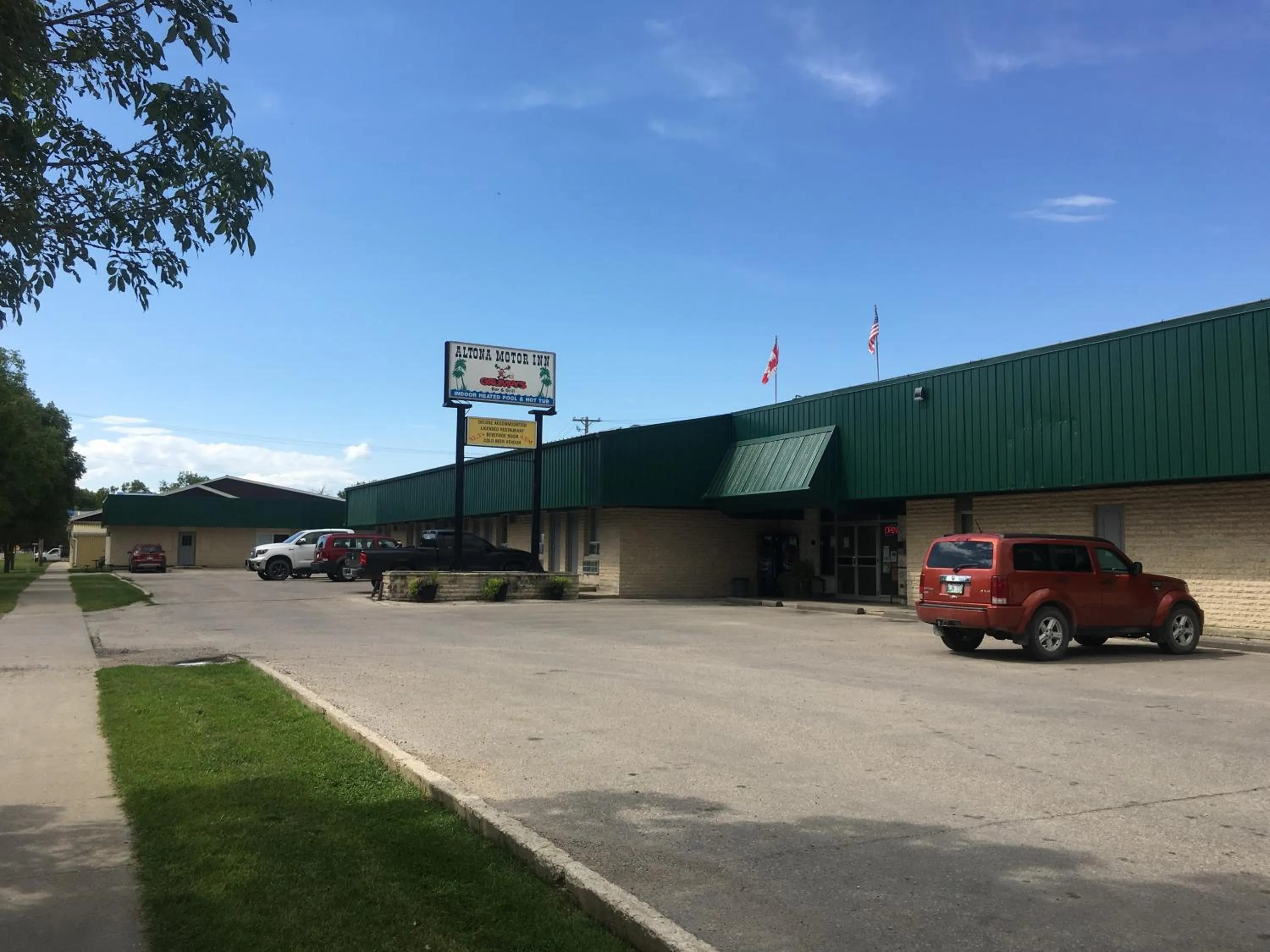 Facade/entrance in Altona Hotel