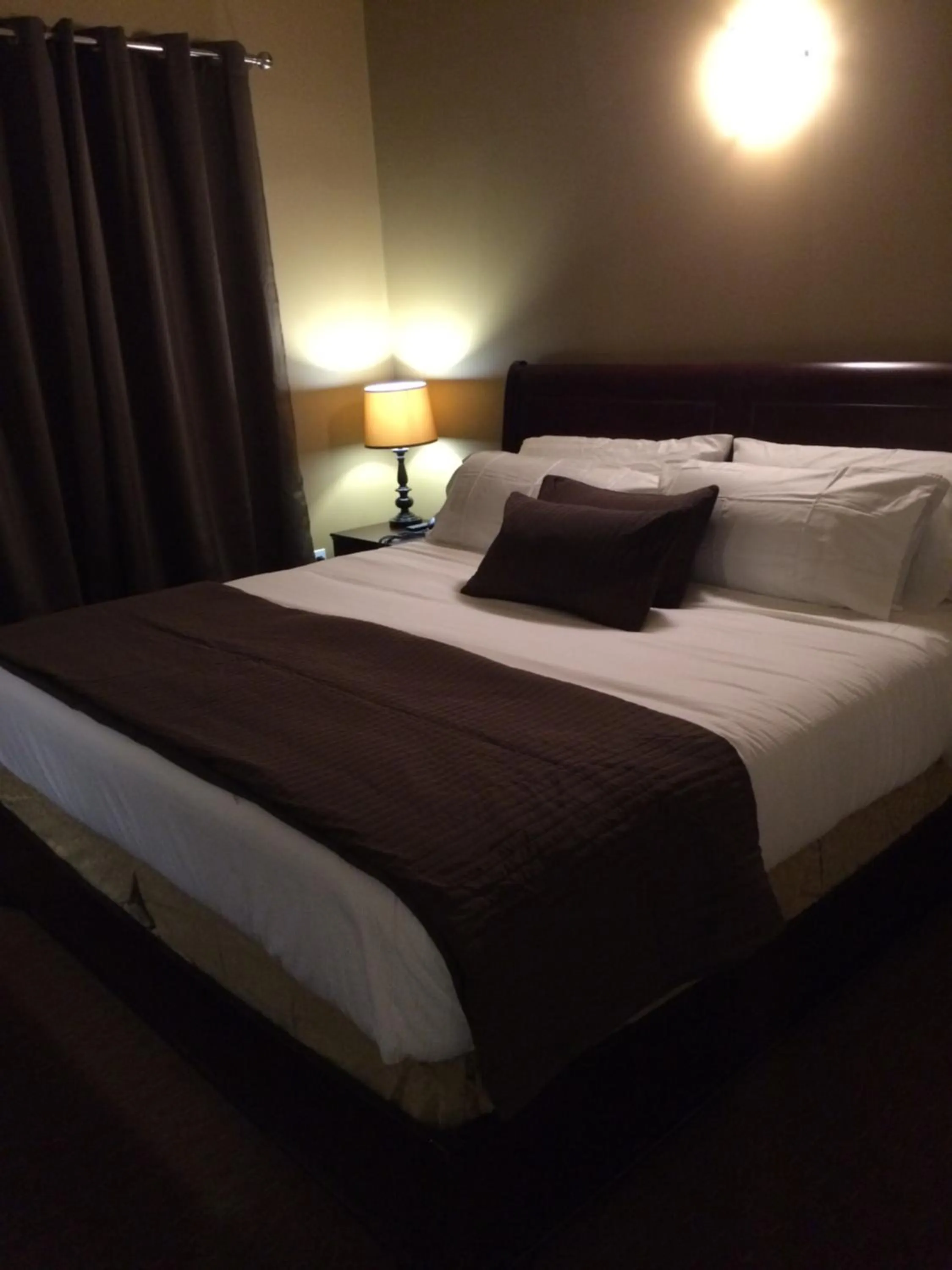 Bed in Altona Hotel
