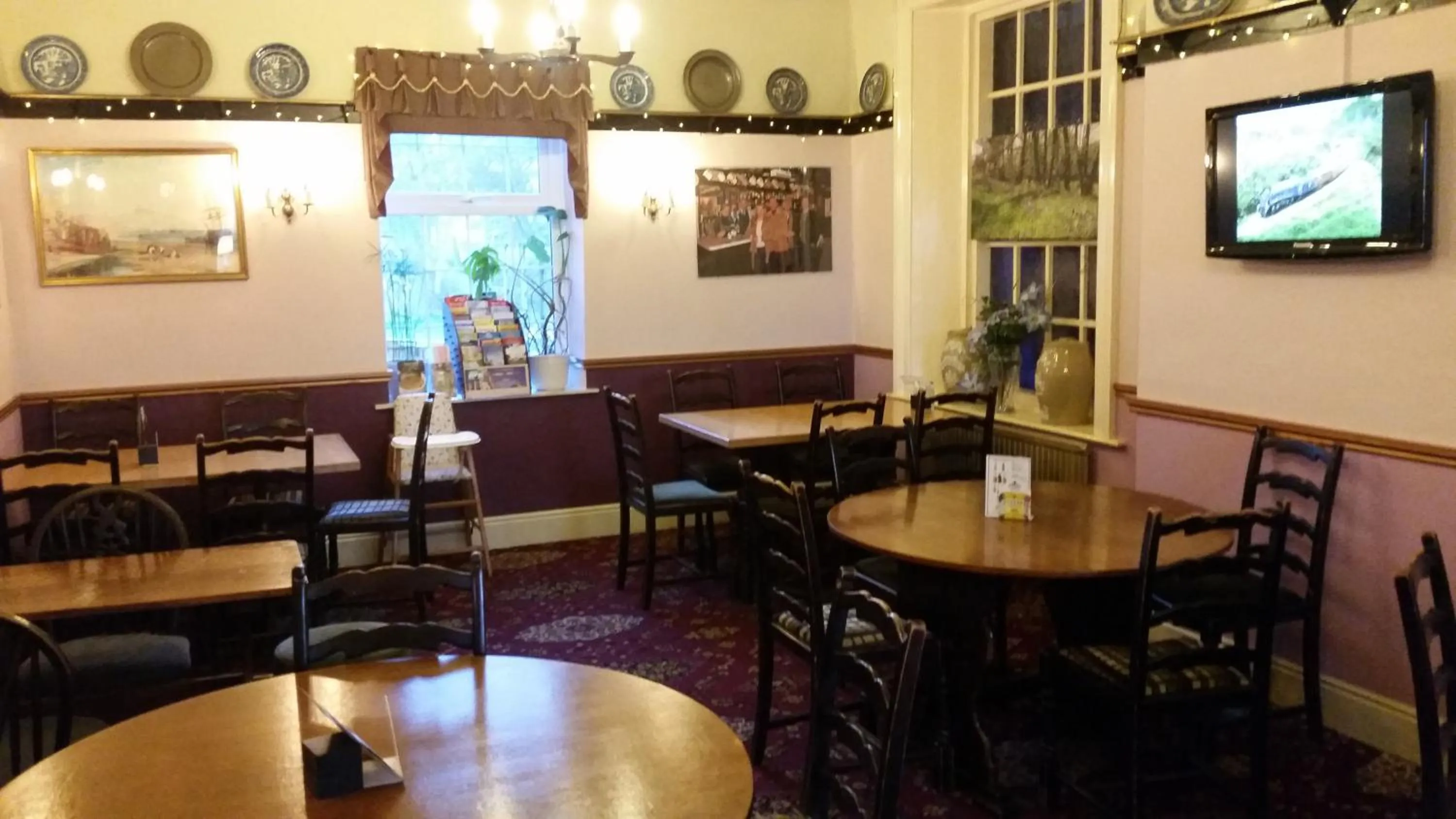 TV and multimedia in The Goathland Hotel