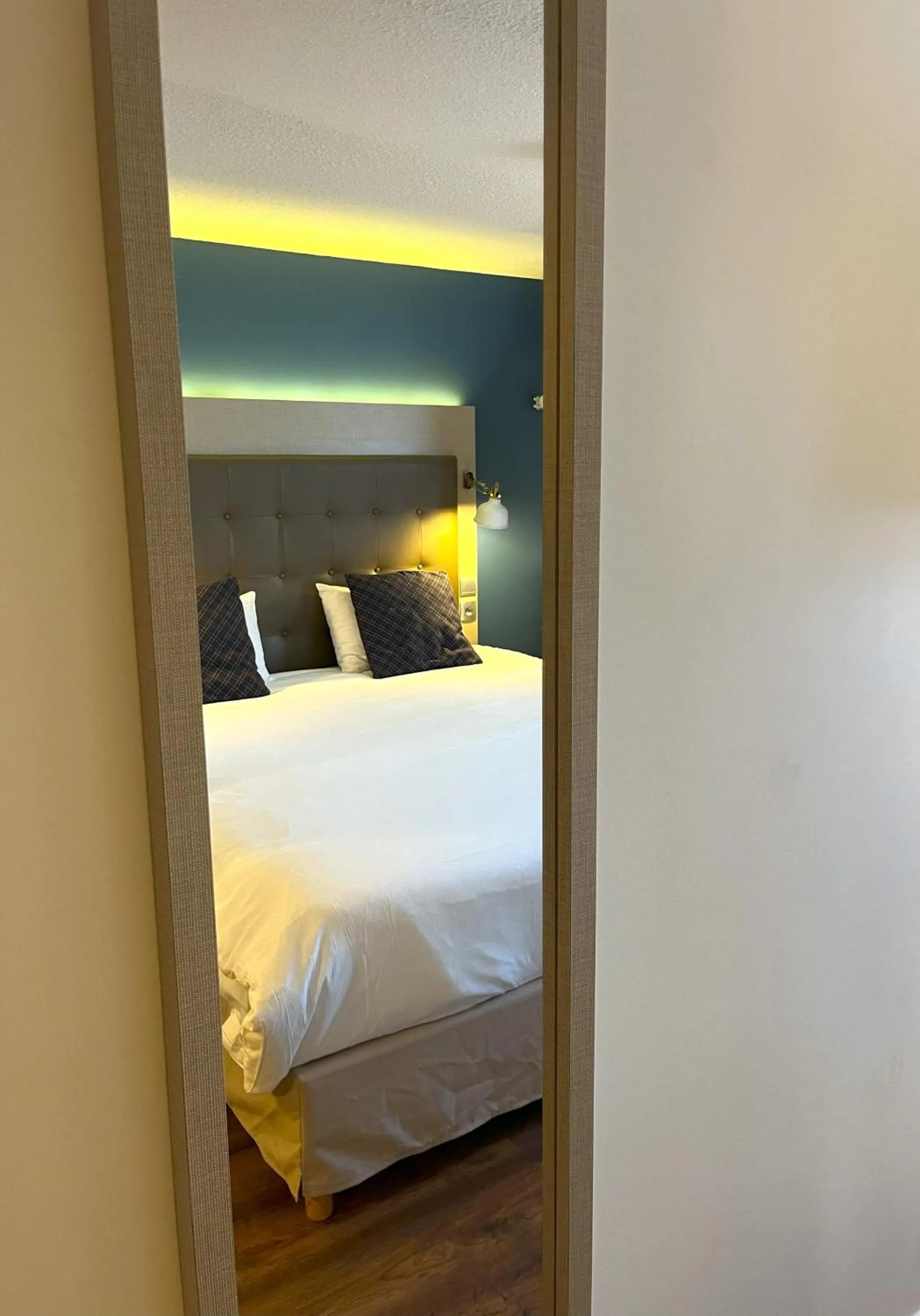 Bedroom, Bed in Kyriad Argenteuil