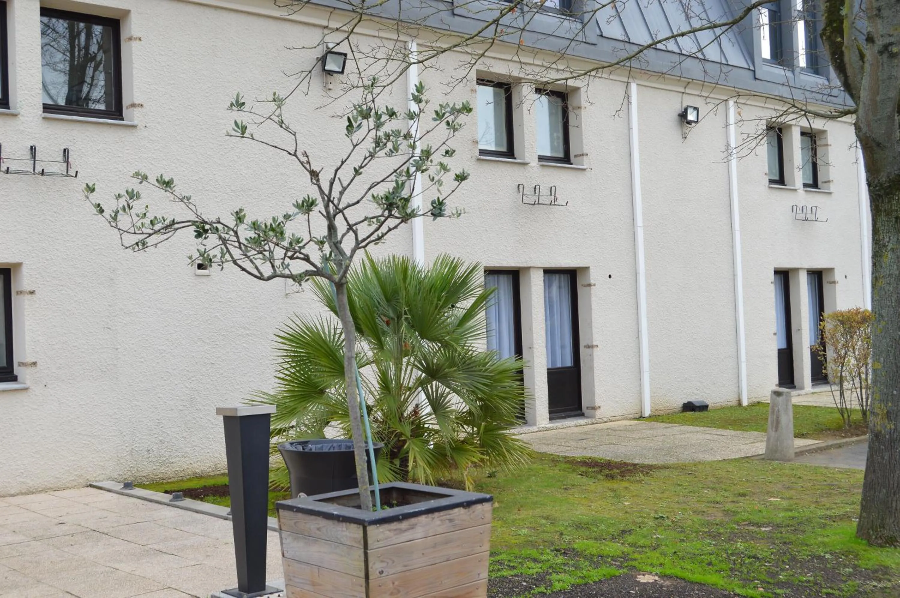 Facade/entrance in Kyriad Argenteuil