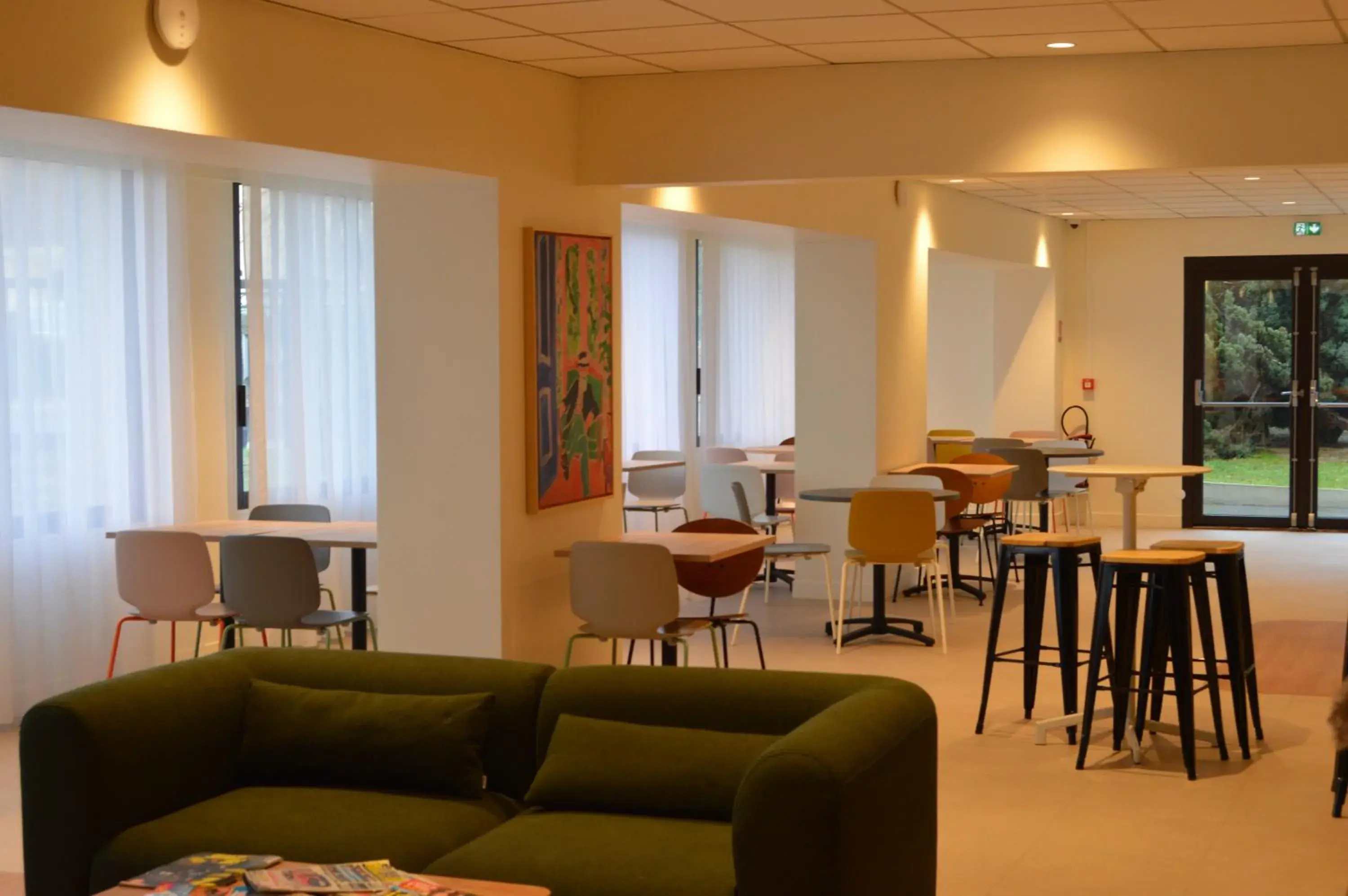 Restaurant/places to eat in Kyriad Argenteuil Restaurant/places to eat in Kyriad Argenteuil