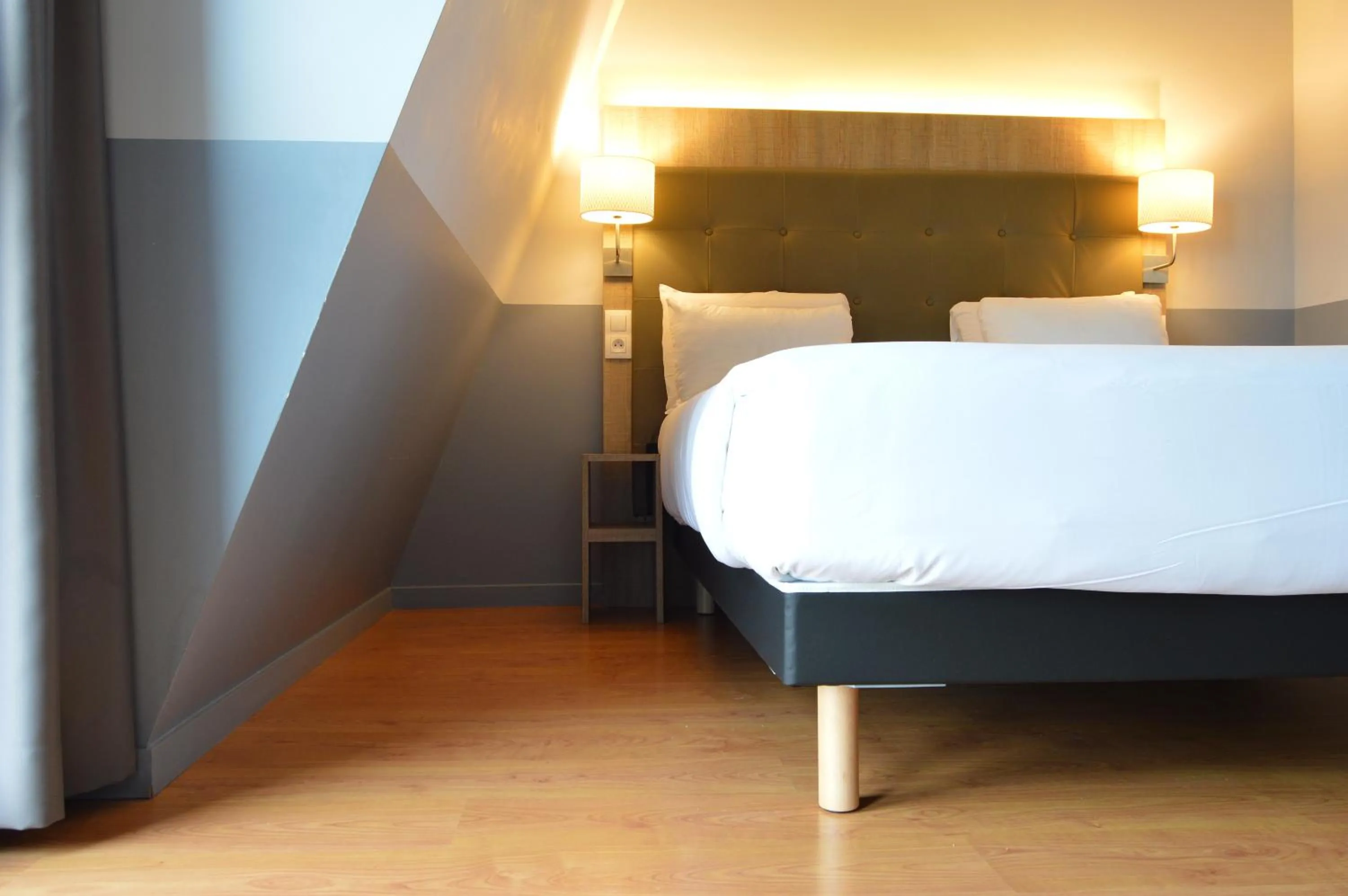 Bedroom, Bed in Kyriad Argenteuil