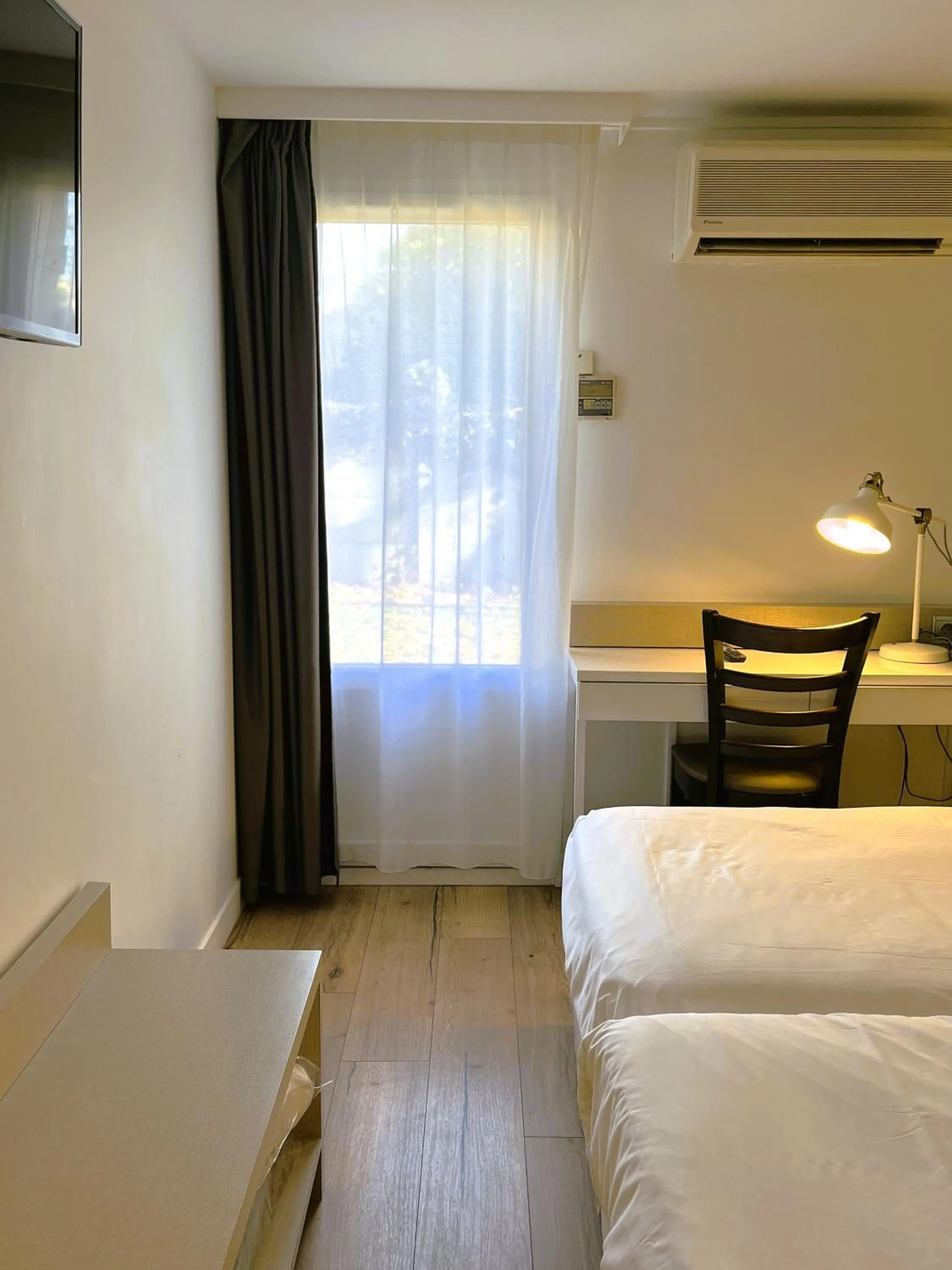 Photo of the whole room, Bed in Kyriad Argenteuil