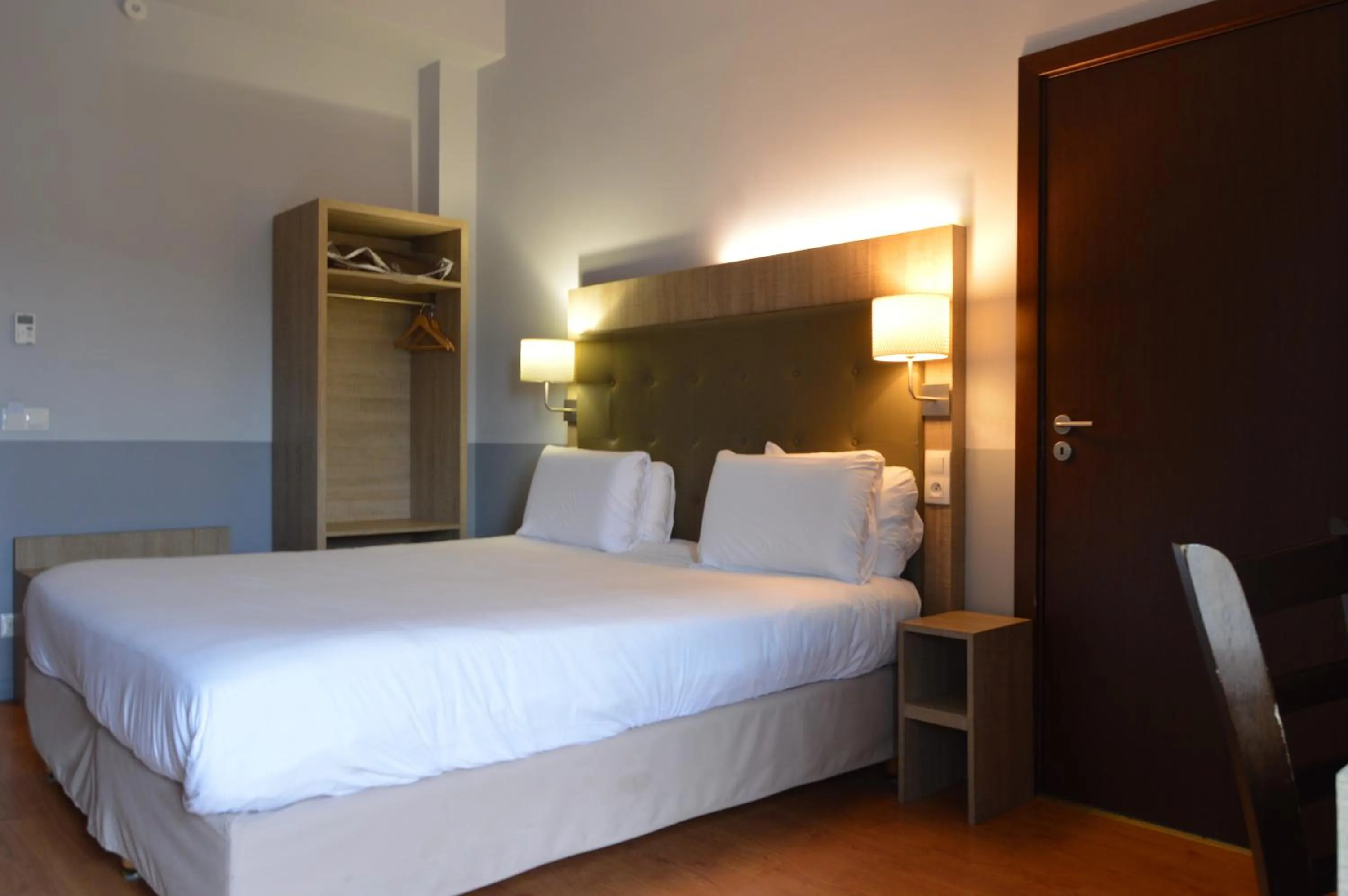 Bedroom, Bed in Kyriad Argenteuil