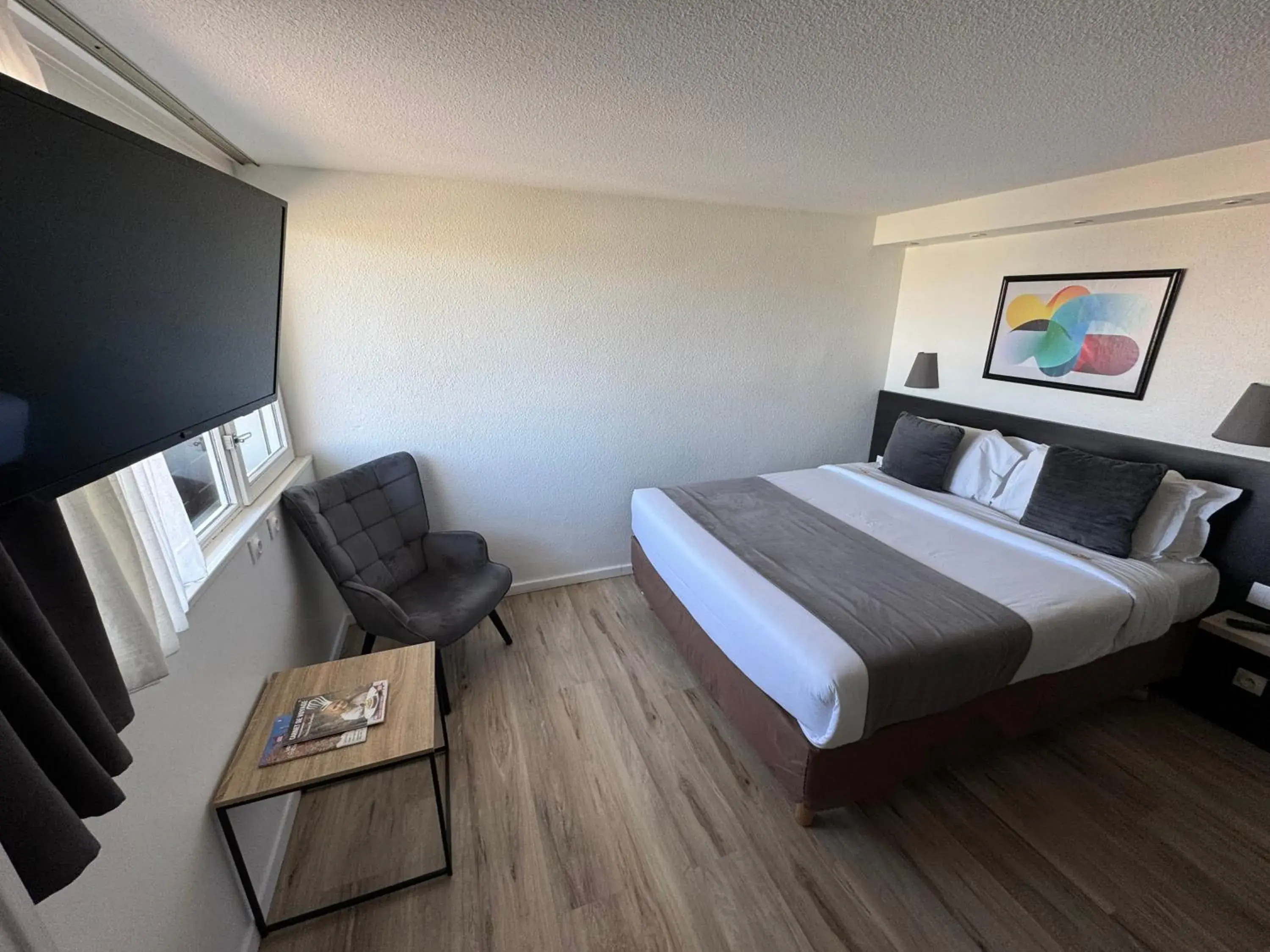 Bed in Kyriad Lisieux Bed in Kyriad Lisieux