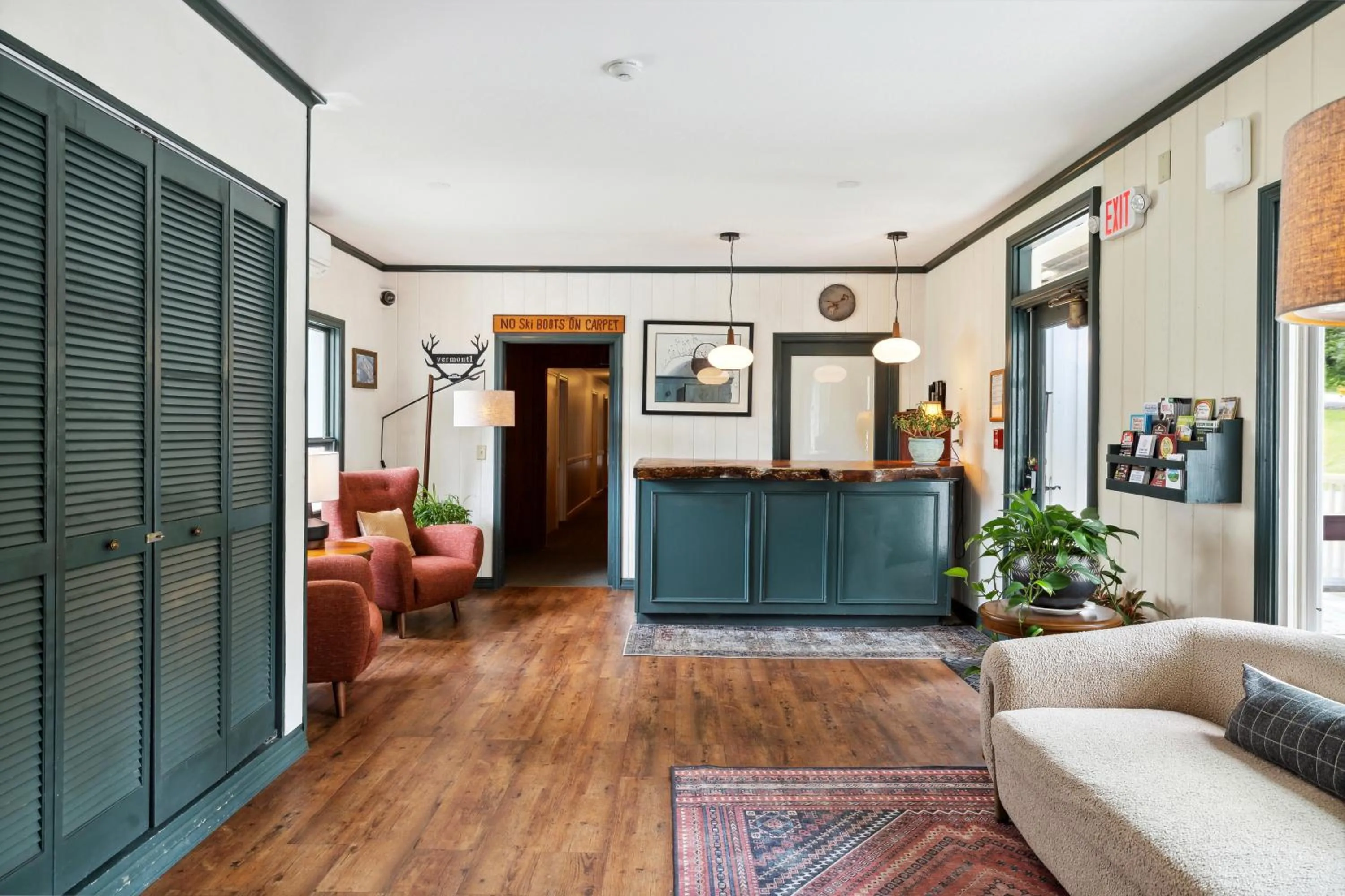 Lobby or reception in Mountaineer Inn