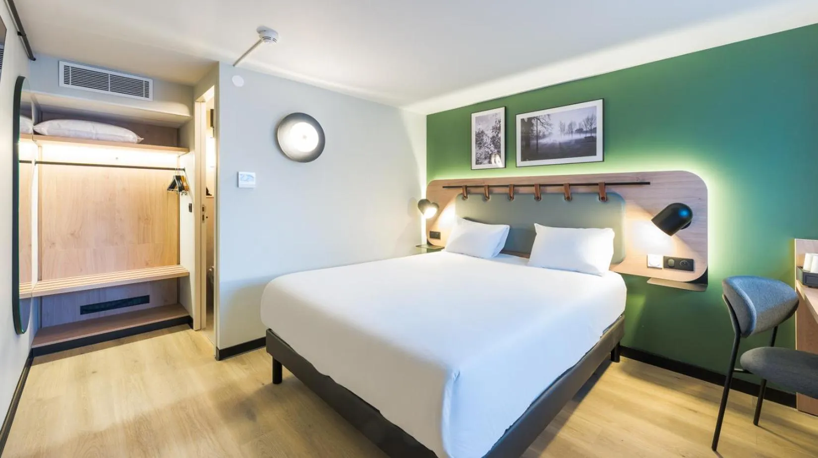 Bed in Campanile NATURE - Lyon Est Bron Eurexpo