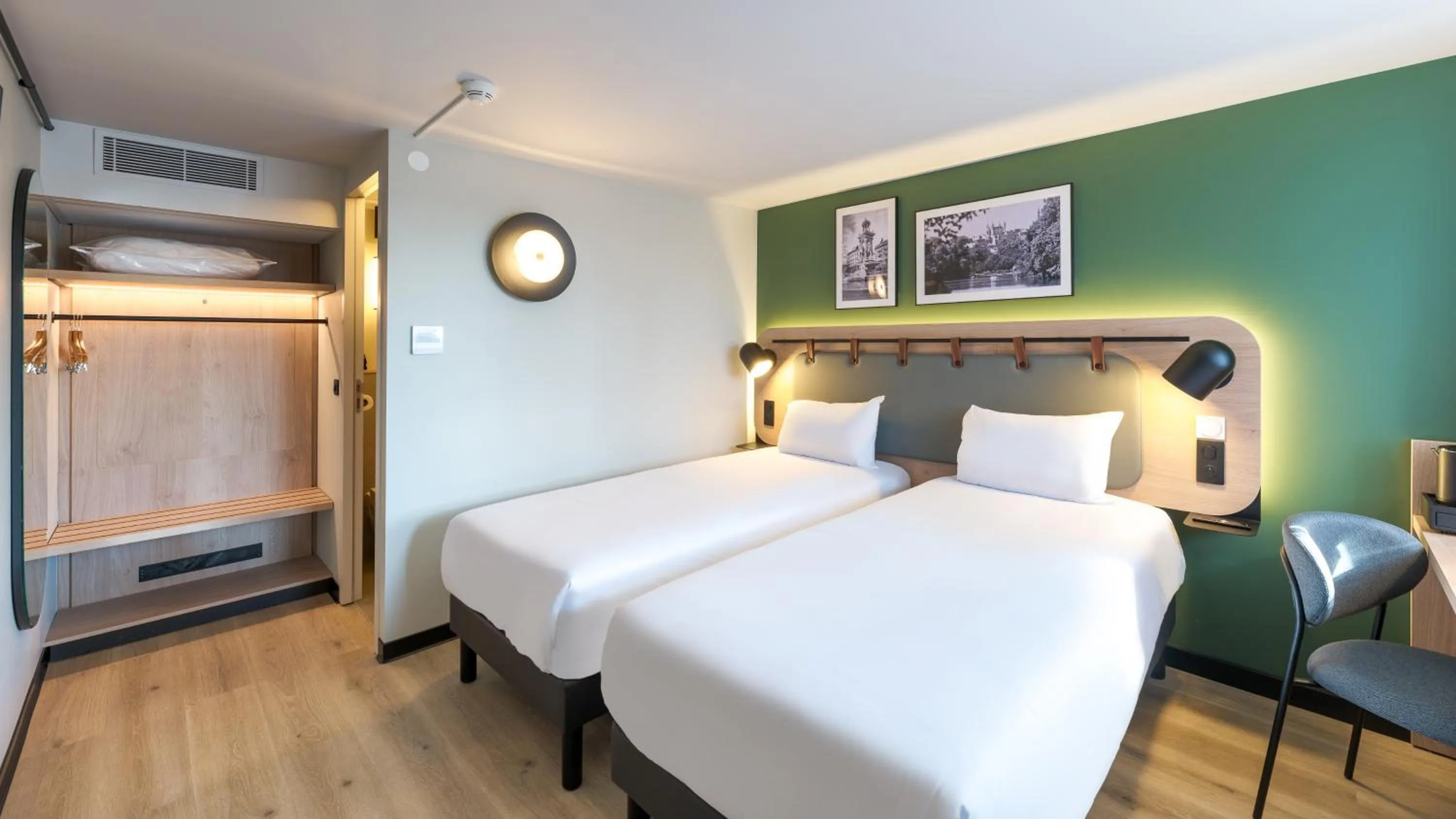 Bed in Campanile NATURE - Lyon Est Bron Eurexpo