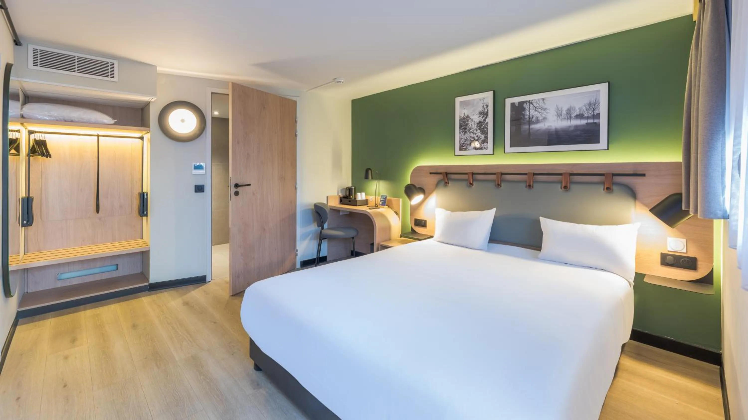 Bed in Campanile NATURE - Lyon Est Bron Eurexpo